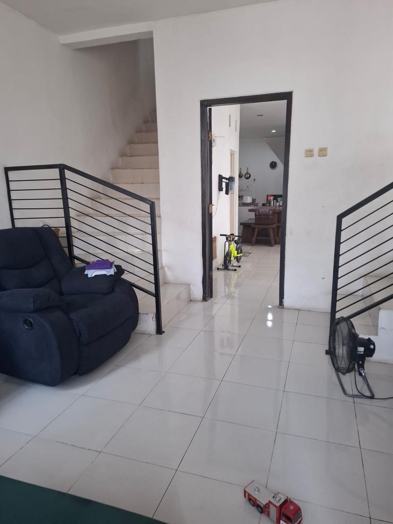 Disewakan Rumah  2 Lantai di perumahan daerah Limo Cinere