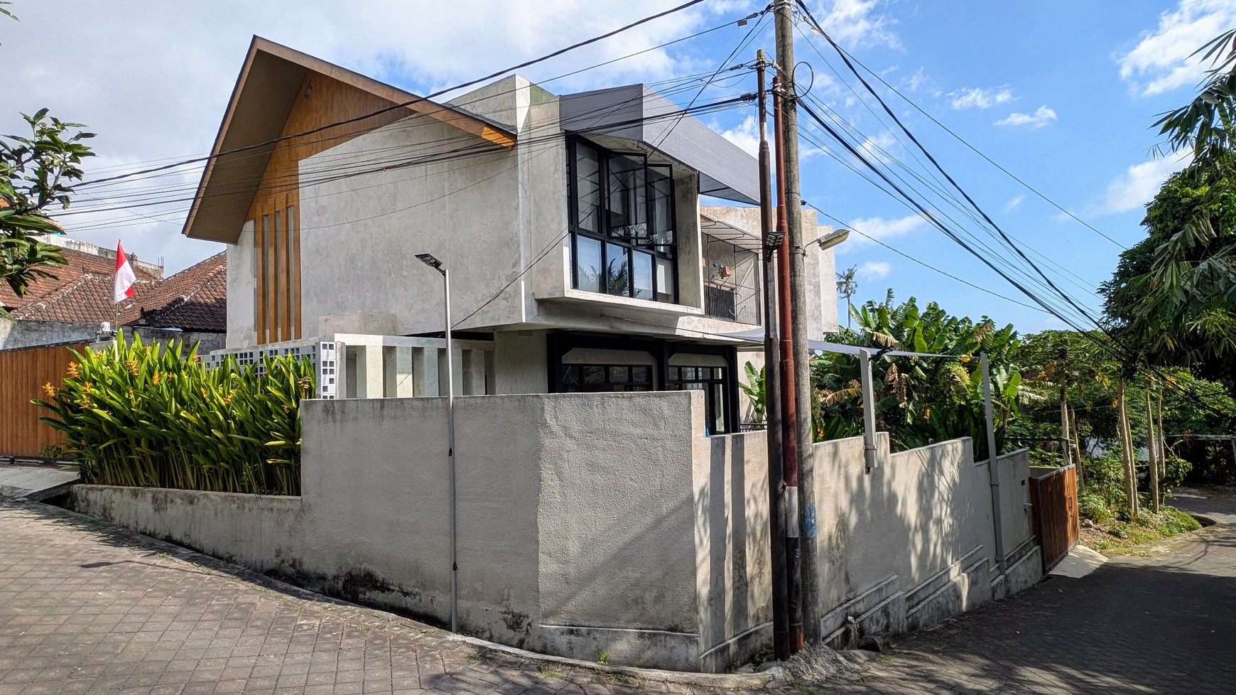 Stunning House Freehold In Padonan Canggu Bali