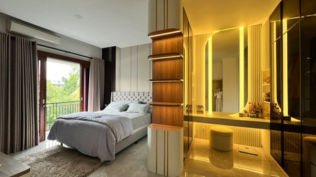 Rumah 2,5 lantai,luas tanah 204 di Bintaro Jaya 