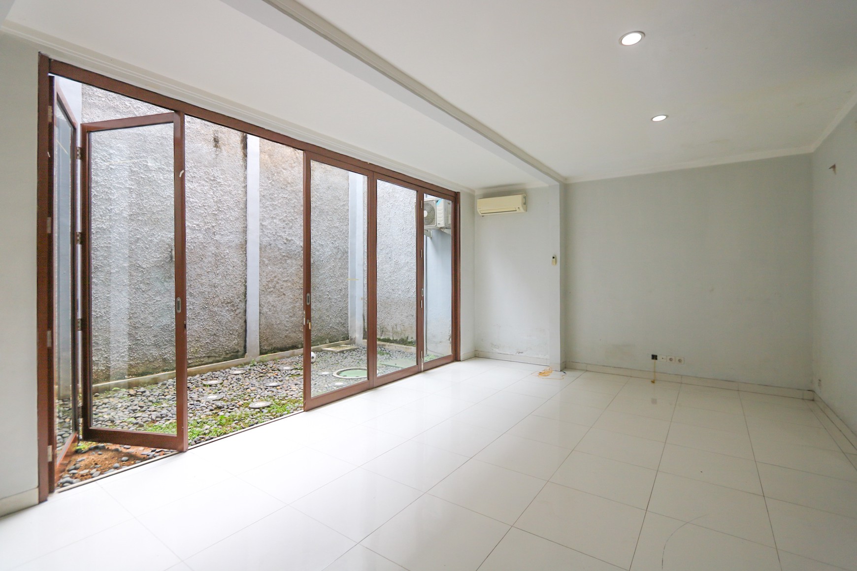 RUMAH NYAMAN CLUSTER ASRI DISCOVERY LUMINA BINTARO, AKSES MUDAH KE BSD CITY, GADING SERPONG