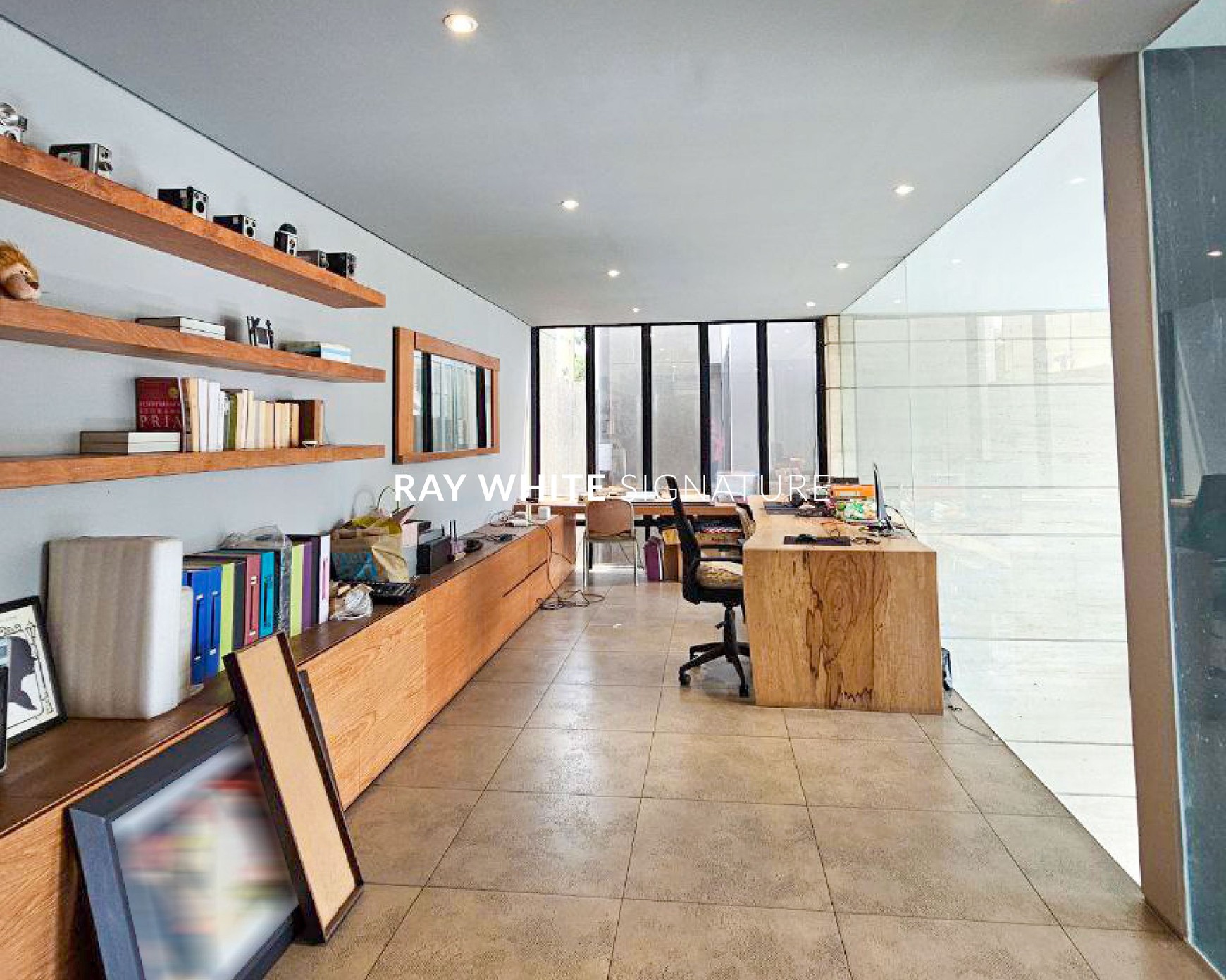 Rumah Mewah Modern Bernuansa Alam di Panglima Polim 12