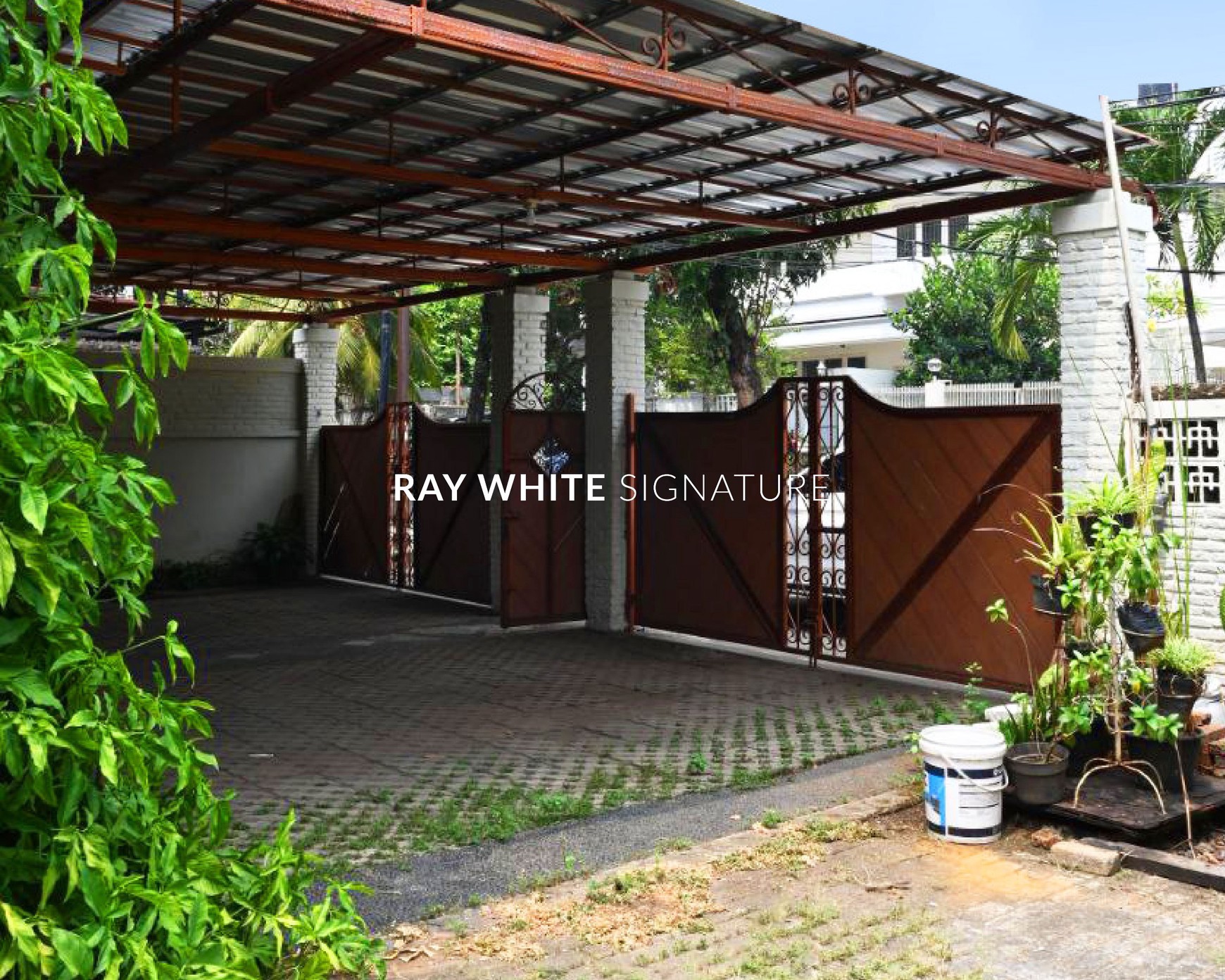 Rumah Lama Terawat di Jl Wijaya VII Lokasi Prime