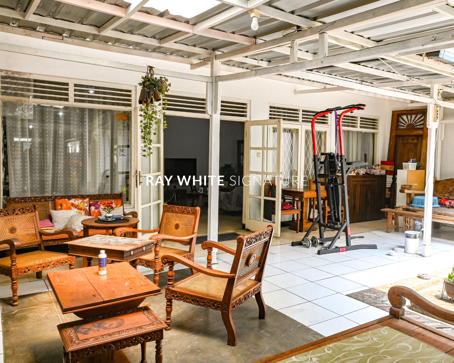 Rumah Lama Terawat di Jl Wijaya VII Lokasi Prime