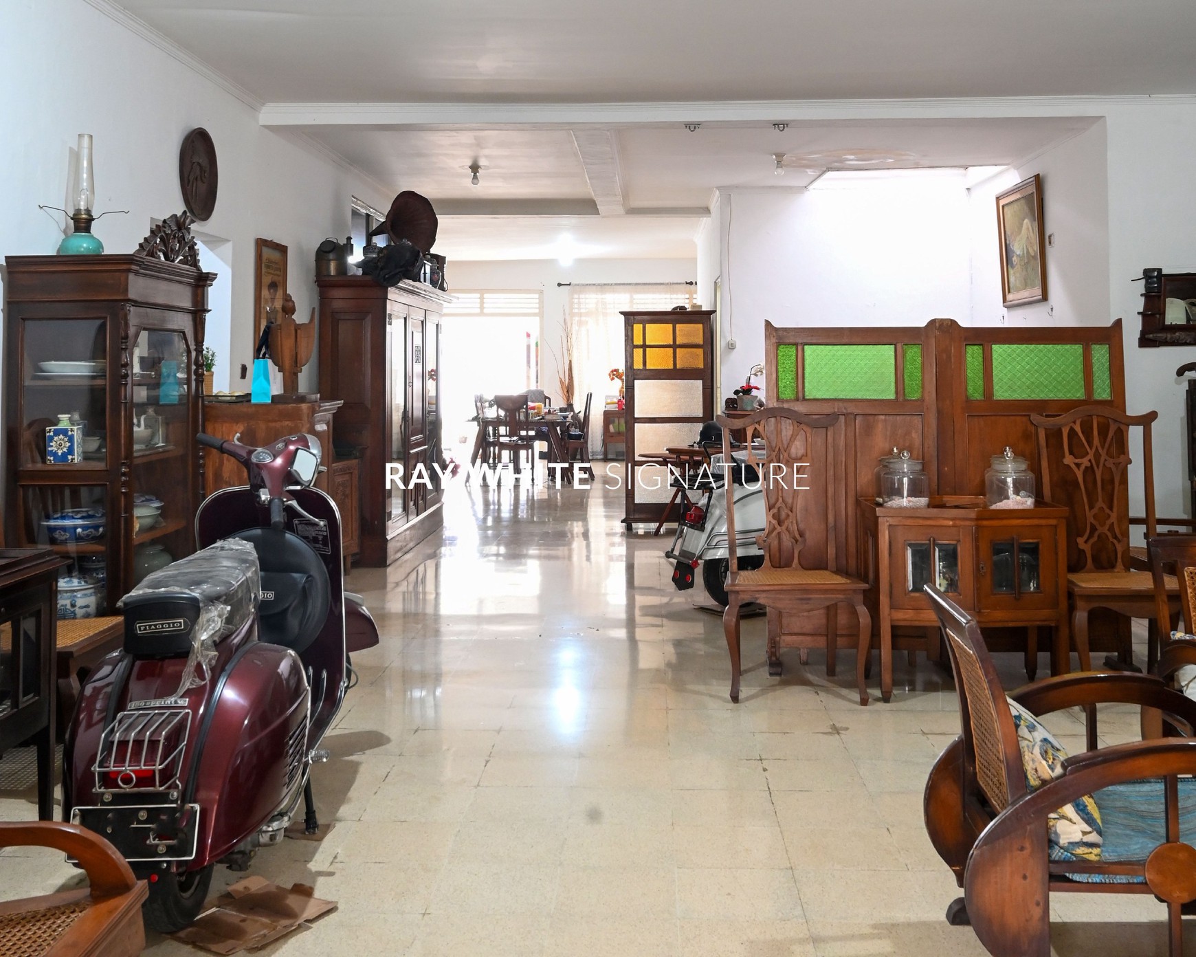 Rumah Lama Terawat di Jl Wijaya VII Lokasi Prime