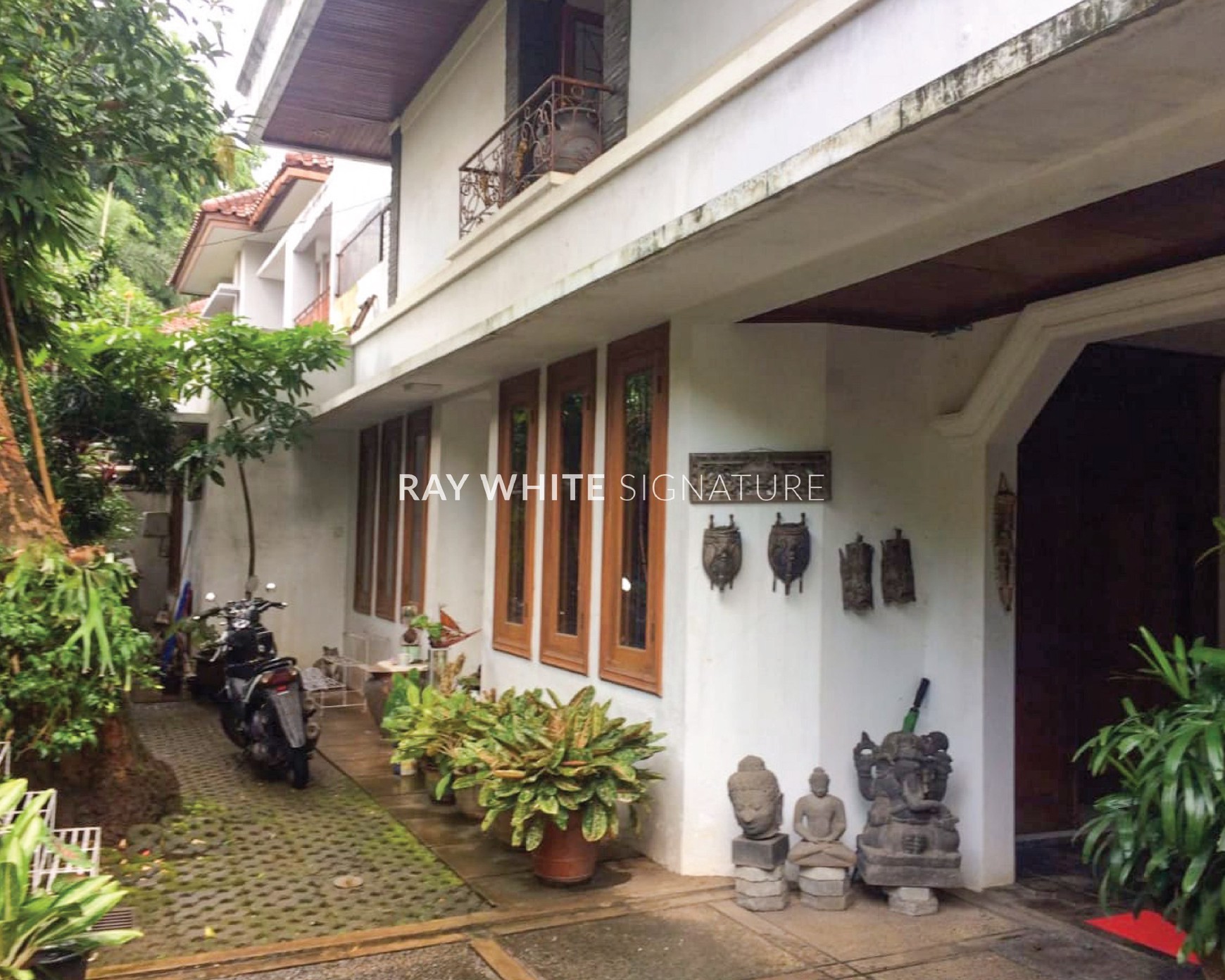 Rumah Tinggal Kawasan Ex Menteri dan Duta Besar di Patra Kuningan