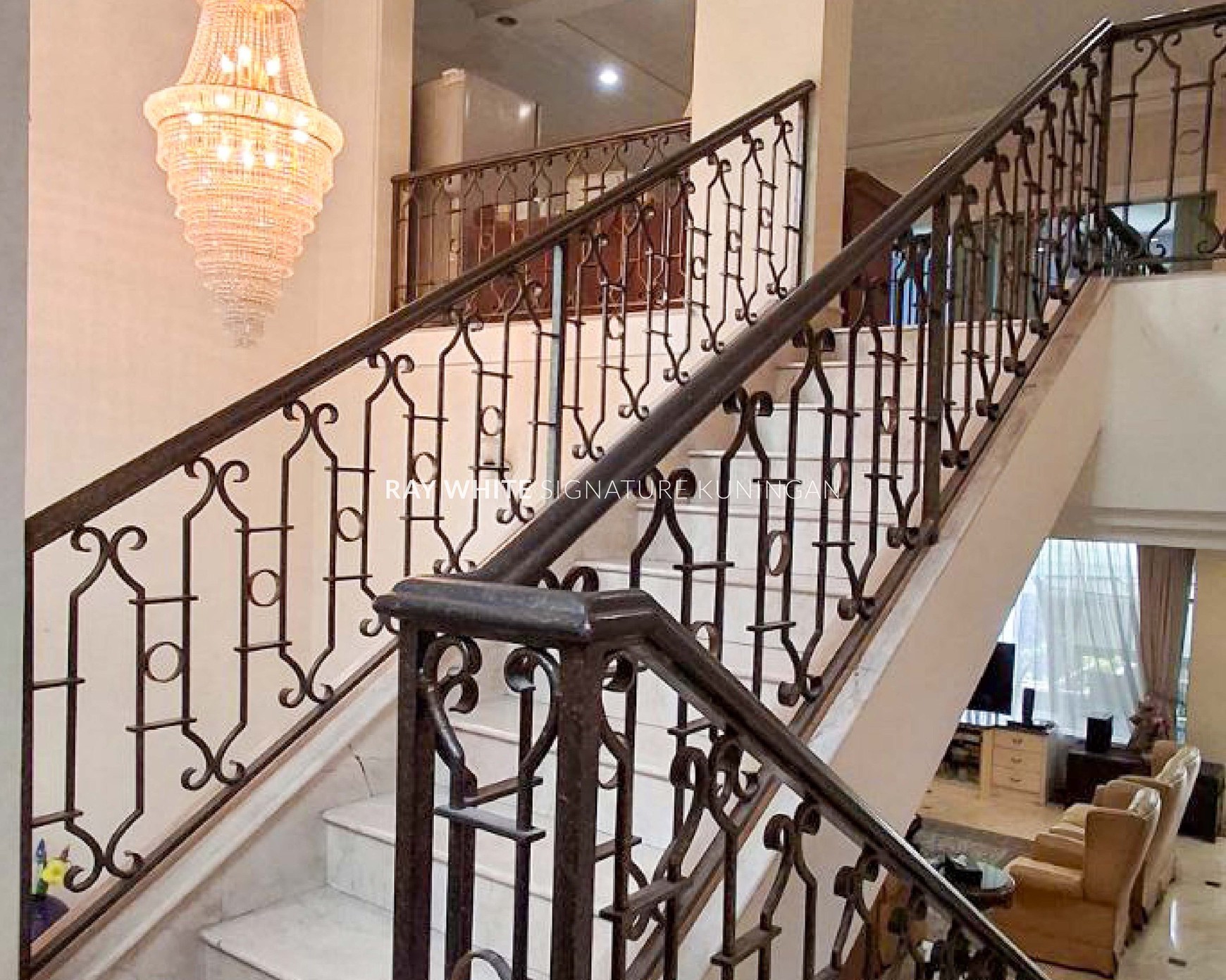 Dijual Rumah Mewah di Kawasan Elite Kebayoran Baru