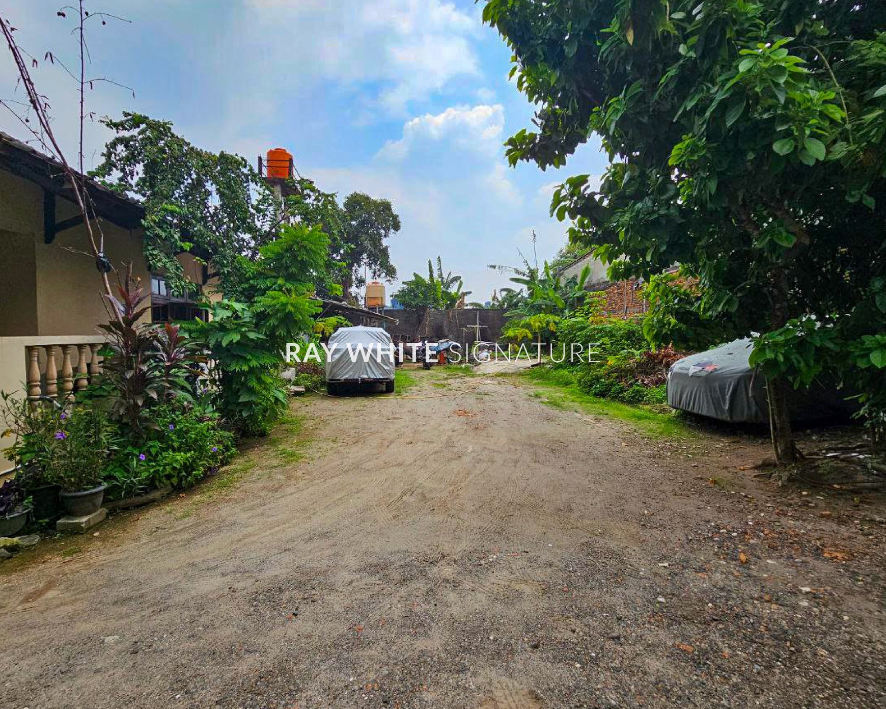 Dijual Tanah dan Bangunan Cocok Untuk Usaha di Kebayoran Lama