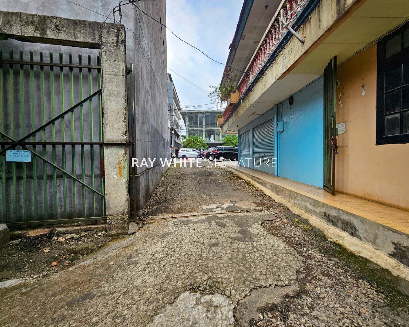 Dijual Tanah dan Bangunan Cocok Untuk Usaha di Kebayoran Lama