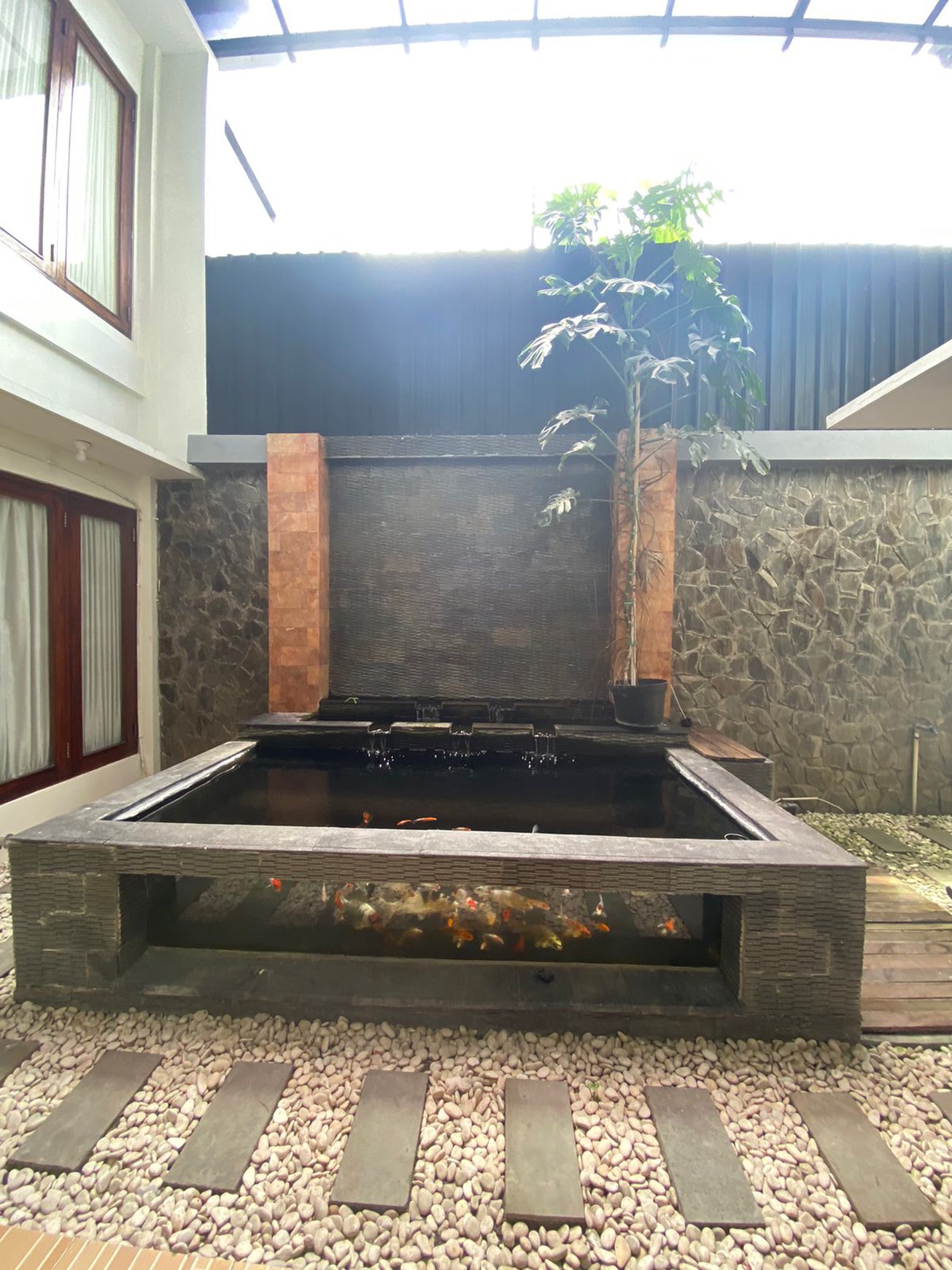 RUMAH MEWAH DI JALAN BANTENG JAYA, JAKAL KM 7,5
