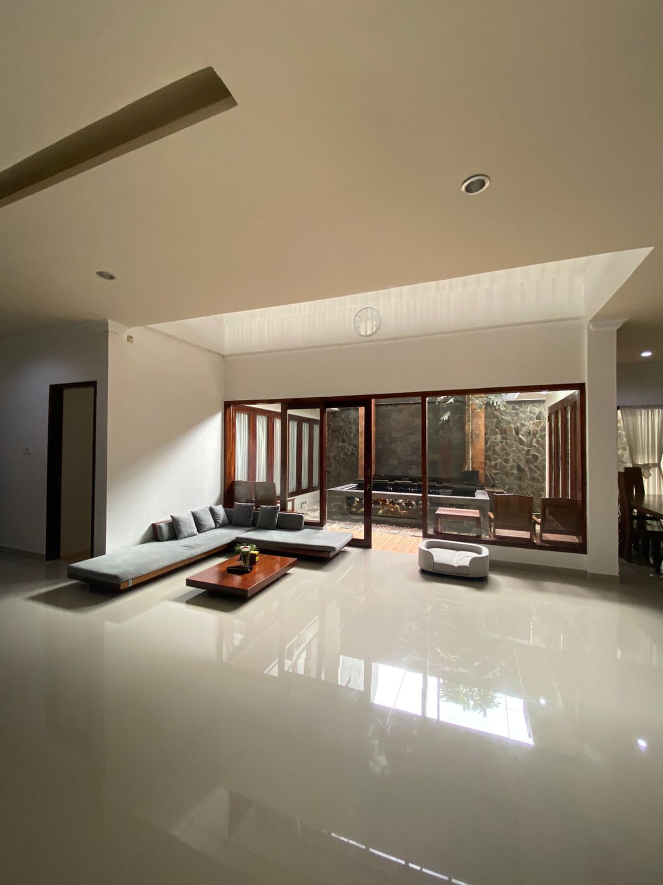 RUMAH MEWAH DI JALAN BANTENG JAYA, JAKAL KM 7,5
