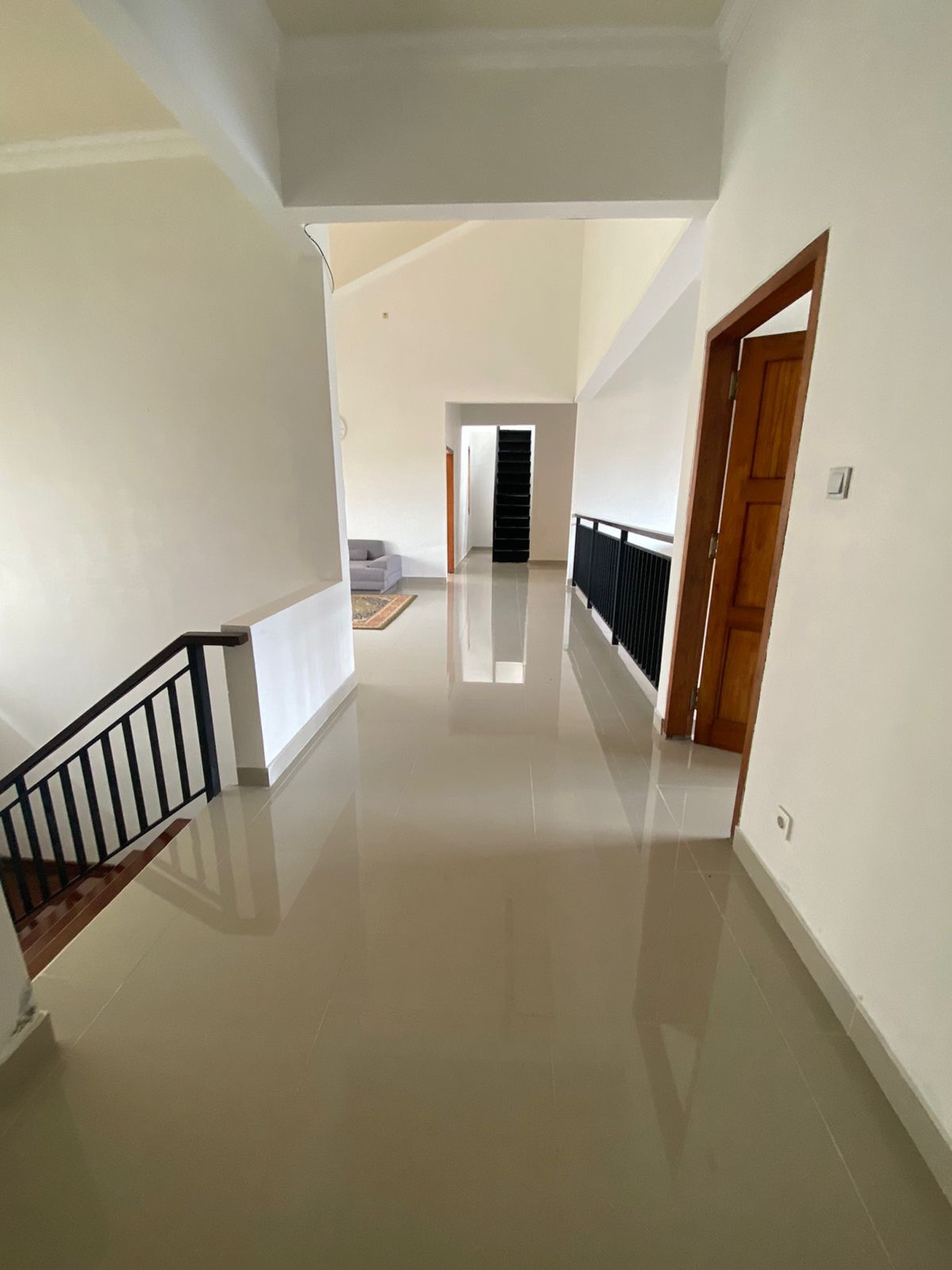 RUMAH MEWAH DI JALAN BANTENG JAYA, JAKAL KM 7,5