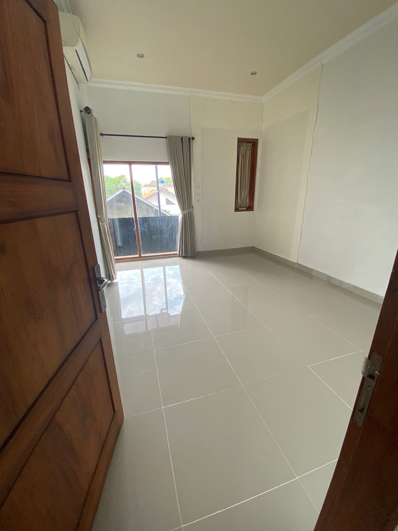 RUMAH MEWAH DI JALAN BANTENG JAYA, JAKAL KM 7,5