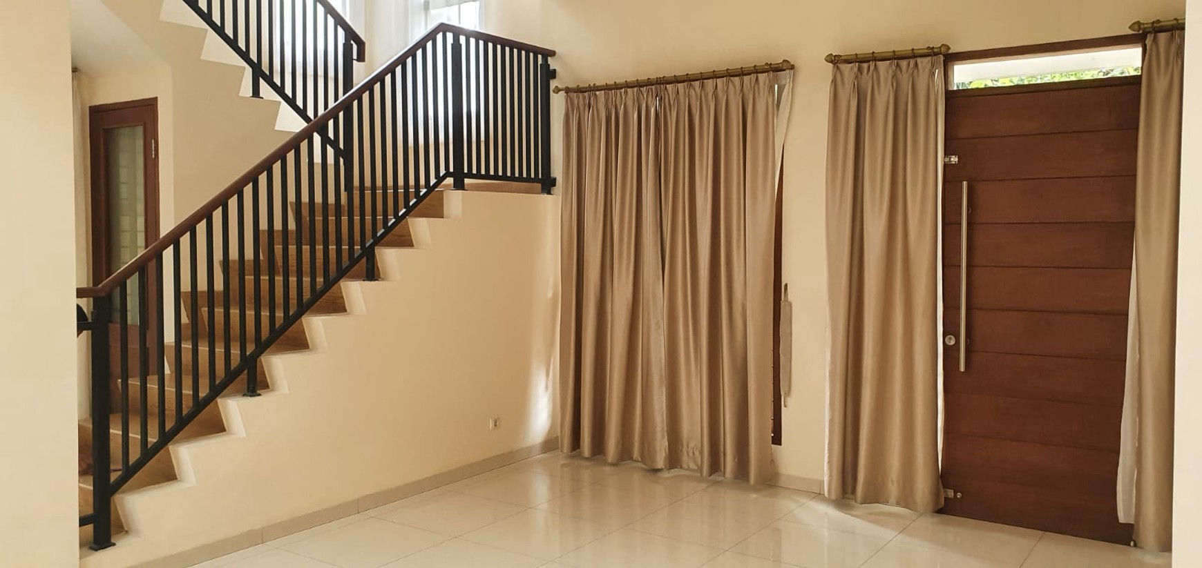 Rumah Bagus Siap Huni dan Posisi Hook @Mertilang, Bintaro.
