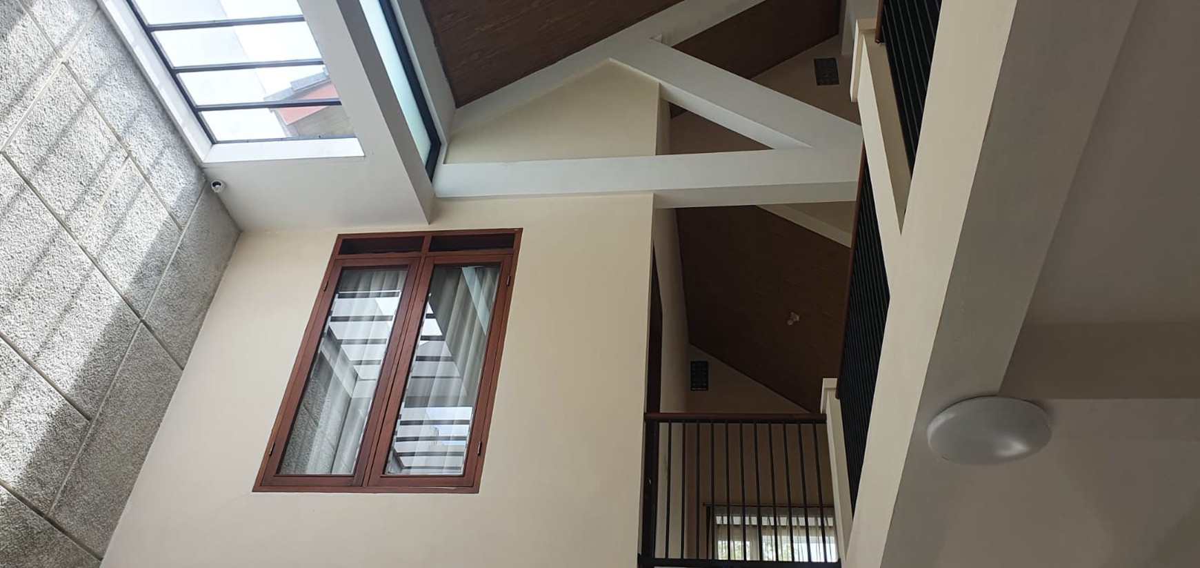 Rumah Bagus Siap Huni dan Posisi Hook @Mertilang, Bintaro.