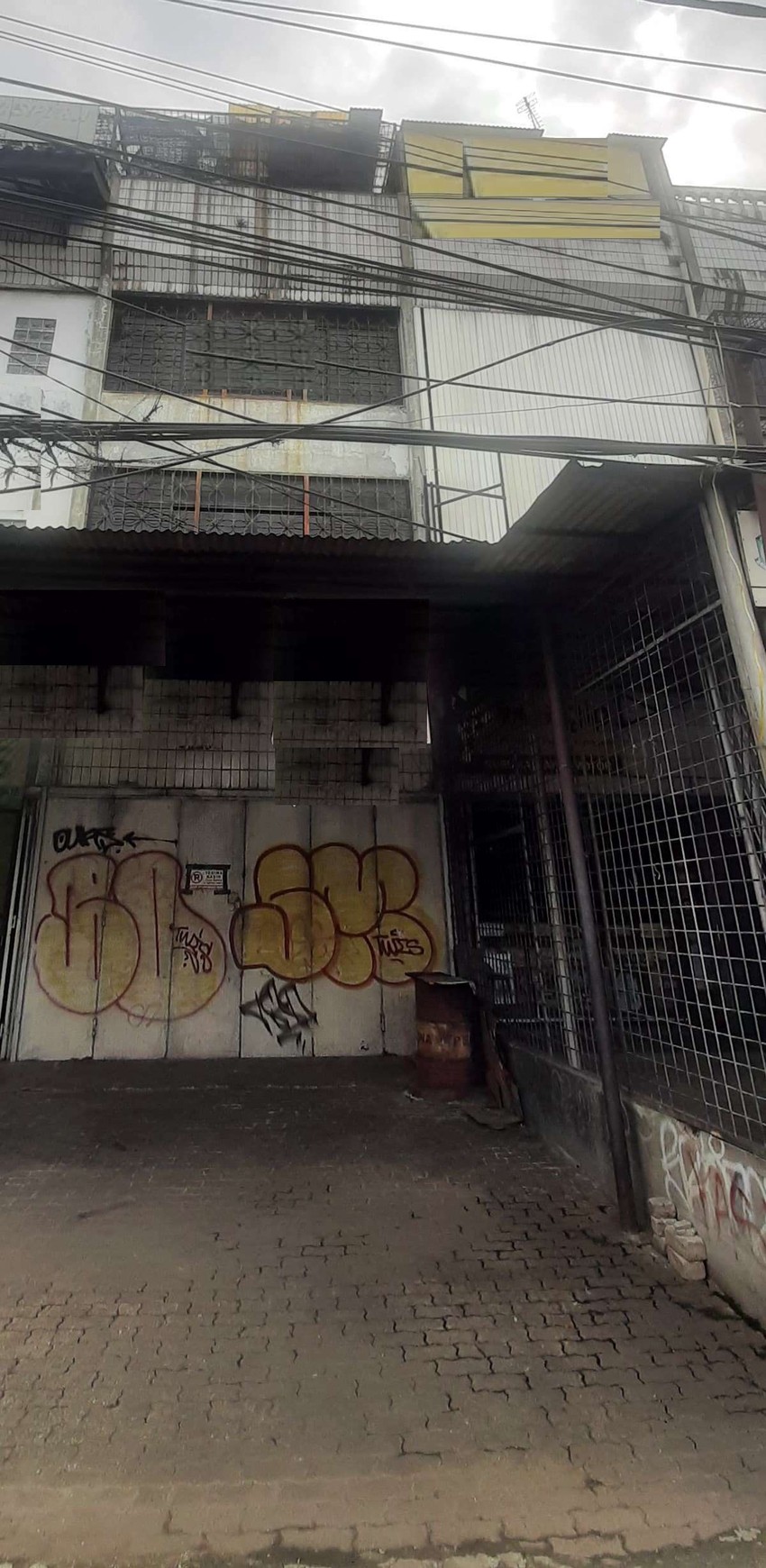 Ruko 3,5 Lantai Diarea Strategis Ciputat,  Jalur Propinsi Akses Toll