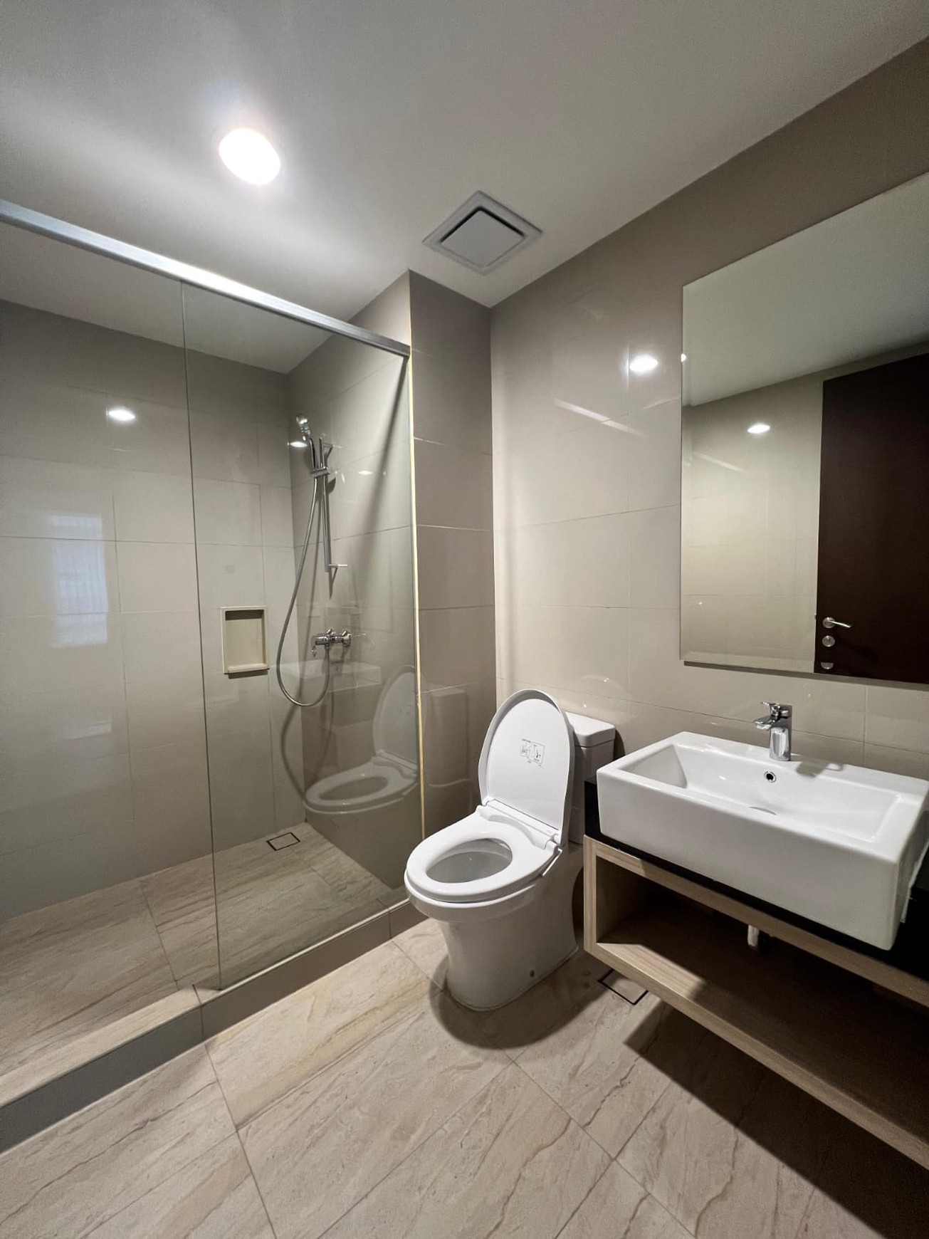 Apartemen The Kensington Twr Clifford, Kelapa Gading Luas 79m2