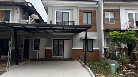Turun Harga!!Rumah 2 Lantai Semi Furnished Siap Huni