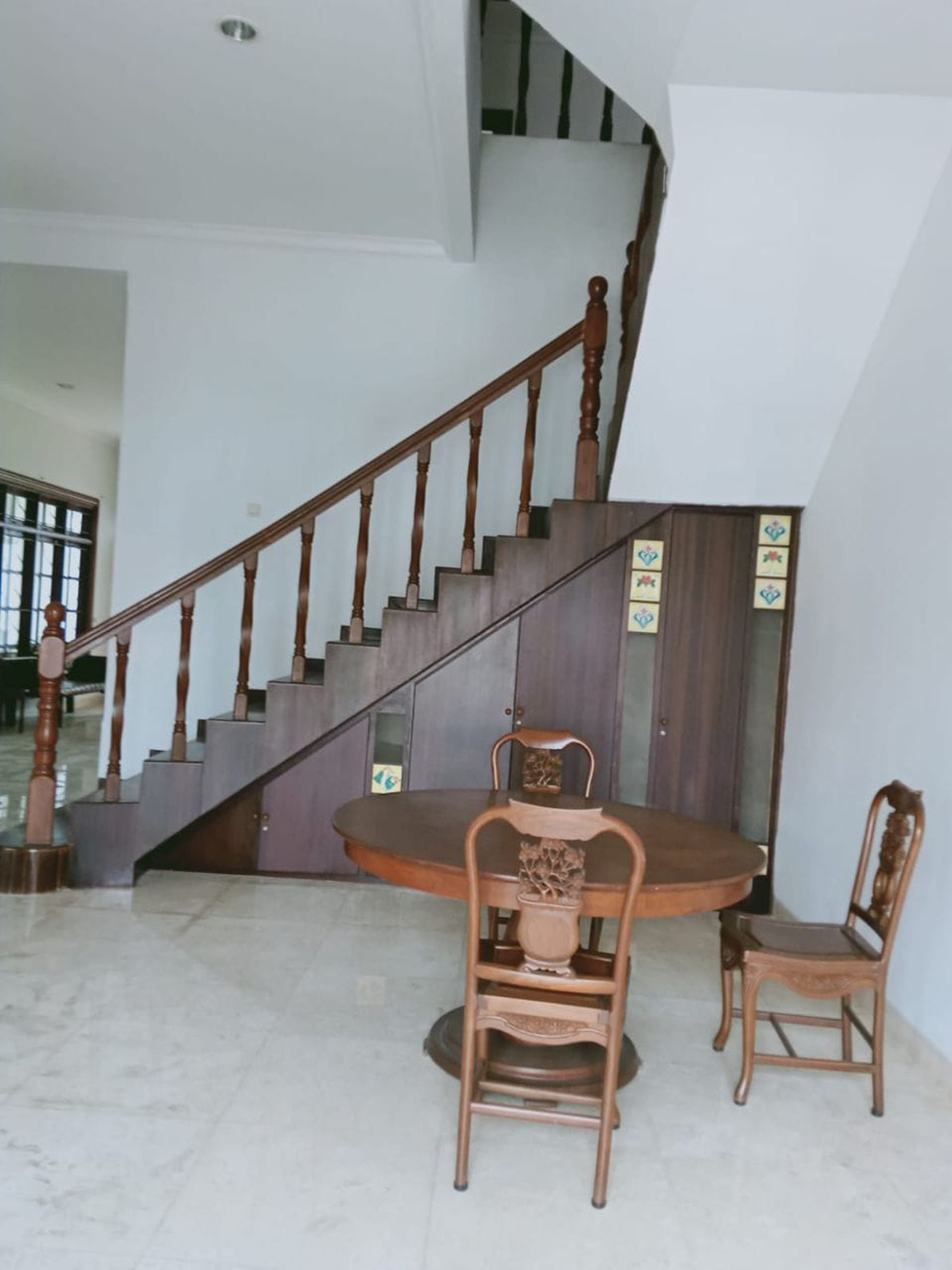 Di jual Rumah 2 lantai Komersial, Menteng Jakarta Pusat