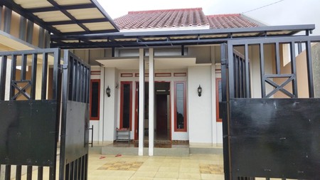 Rumah Asri Semi Furnished di Cihideung Parongpong