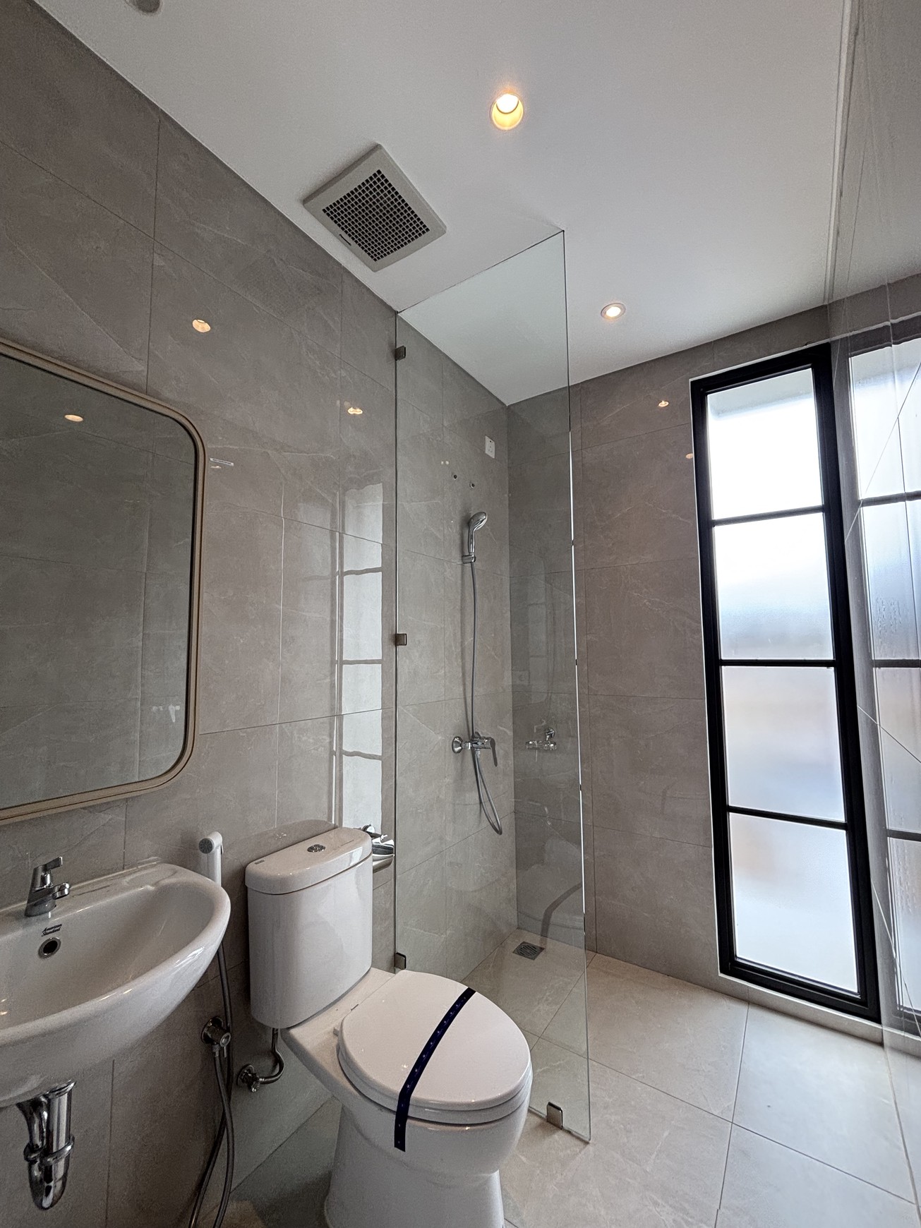 Brunnera CBD Citra Gran Rumah 2 Lantai di Cibubur