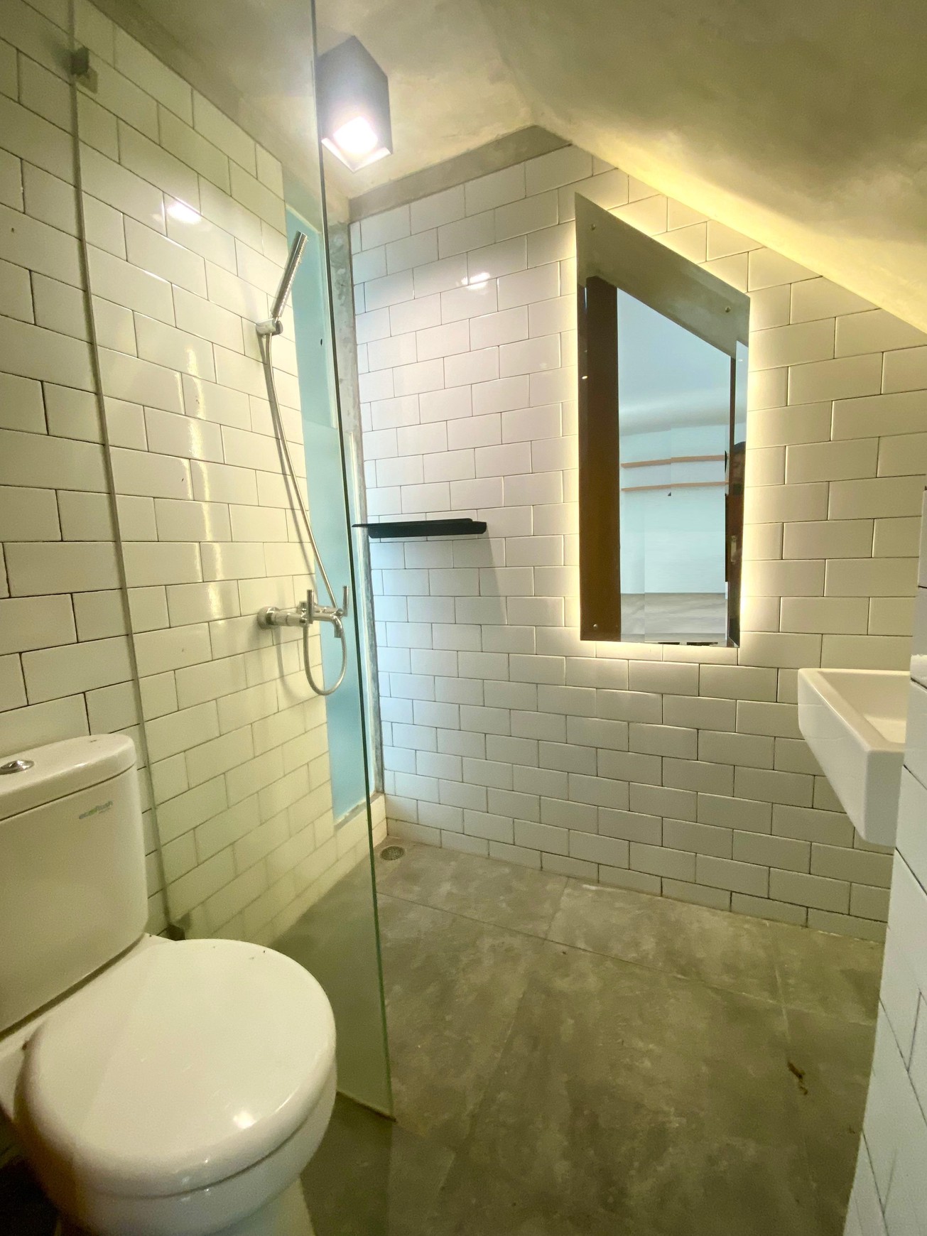 Rumah cantik, siap huni dalam perumahan di bintaro