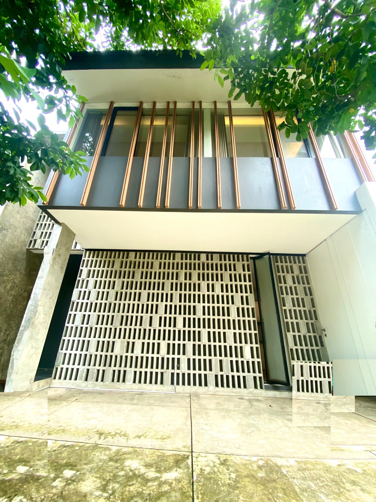 Rumah cantik, siap huni dalam perumahan di bintaro