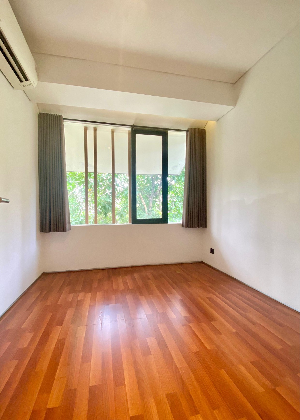 Rumah cantik, siap huni dalam perumahan di bintaro