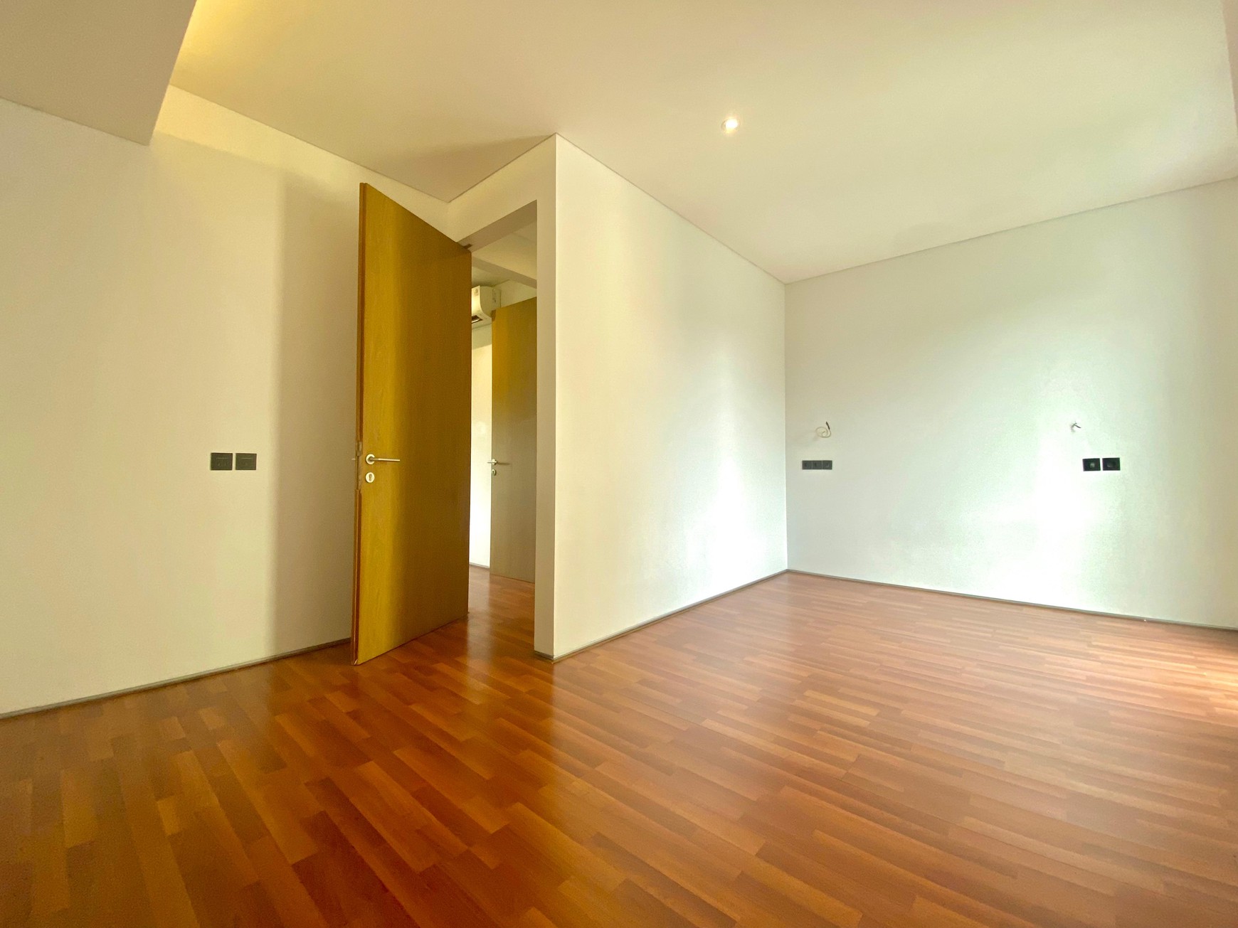 Rumah cantik, siap huni dalam perumahan di bintaro