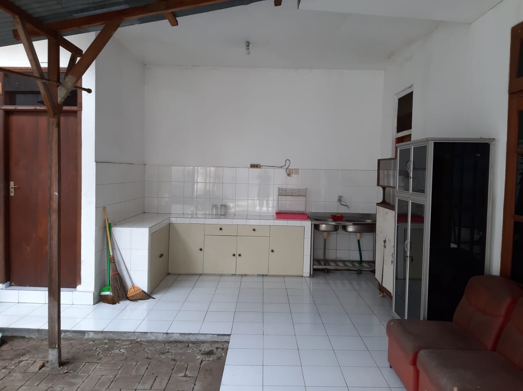 Rumah Ketintang Permai dijual cepat