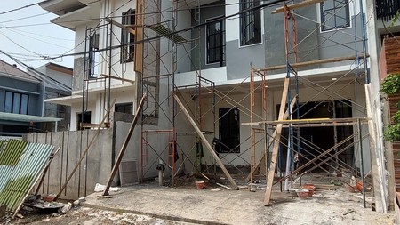 1923. Araya Galaxy Bumi Permai Sukolilo Surabaya Timur