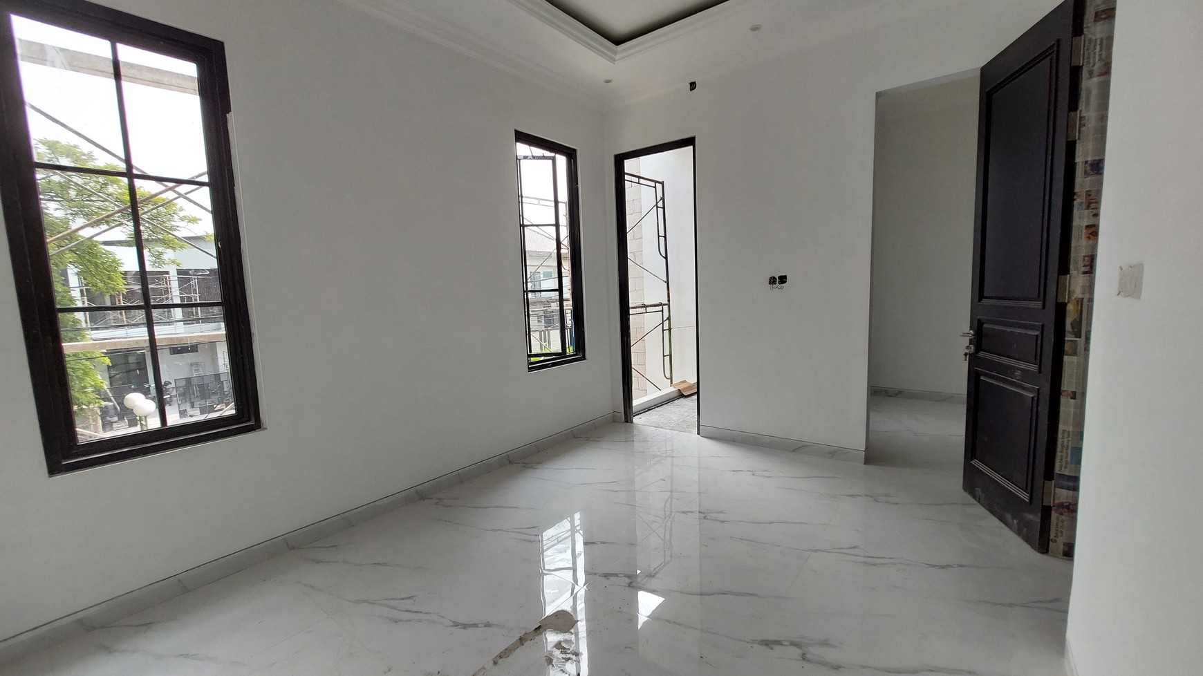1923. Araya Galaxy Bumi Permai Sukolilo Surabaya Timur