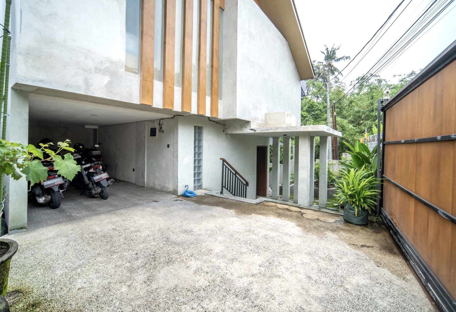 Stunning House Freehold In Padonan Canggu Bali