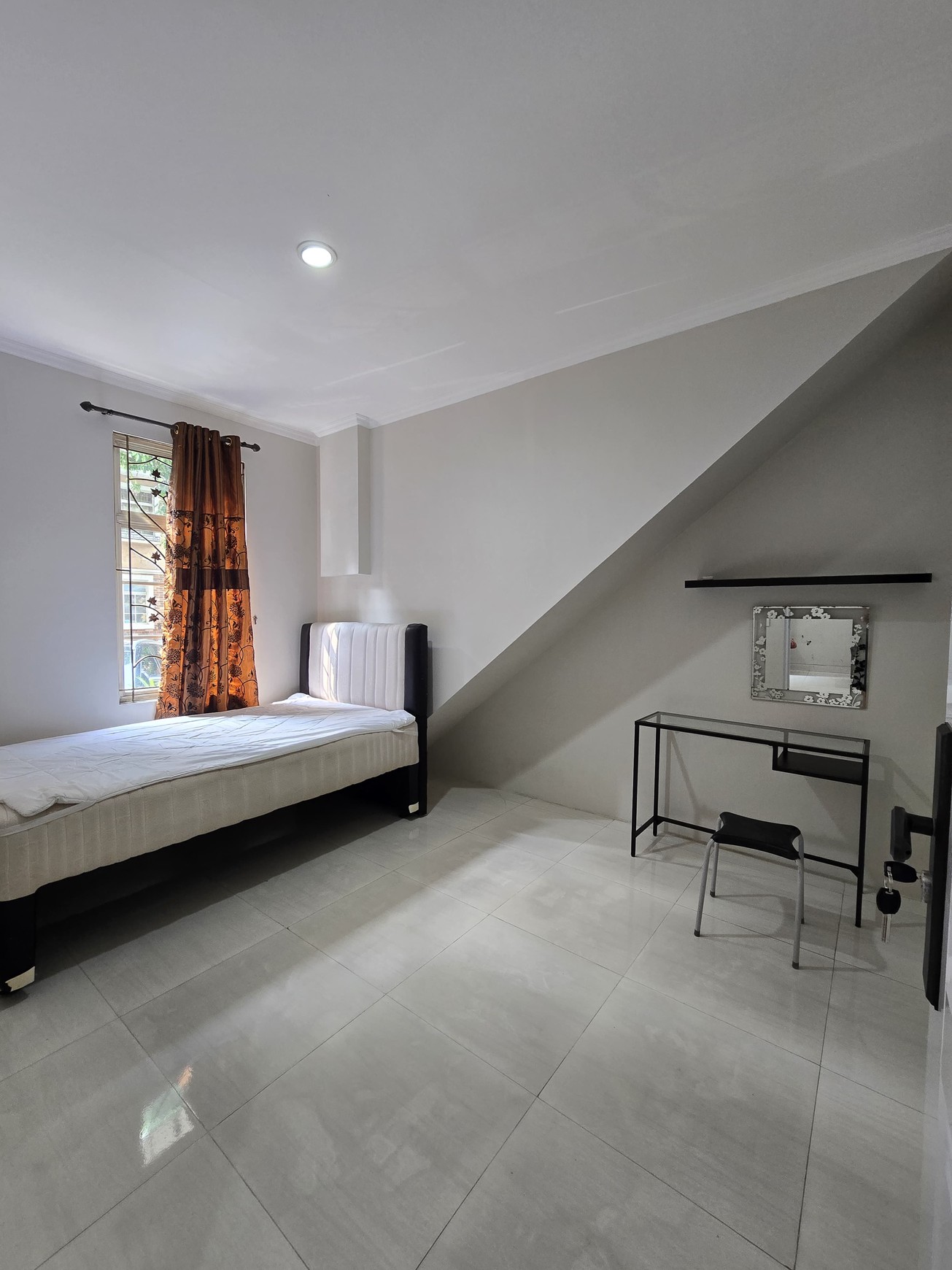 Disewakan Townhouse di Taman ayu - Lippo karawaci Tangerang