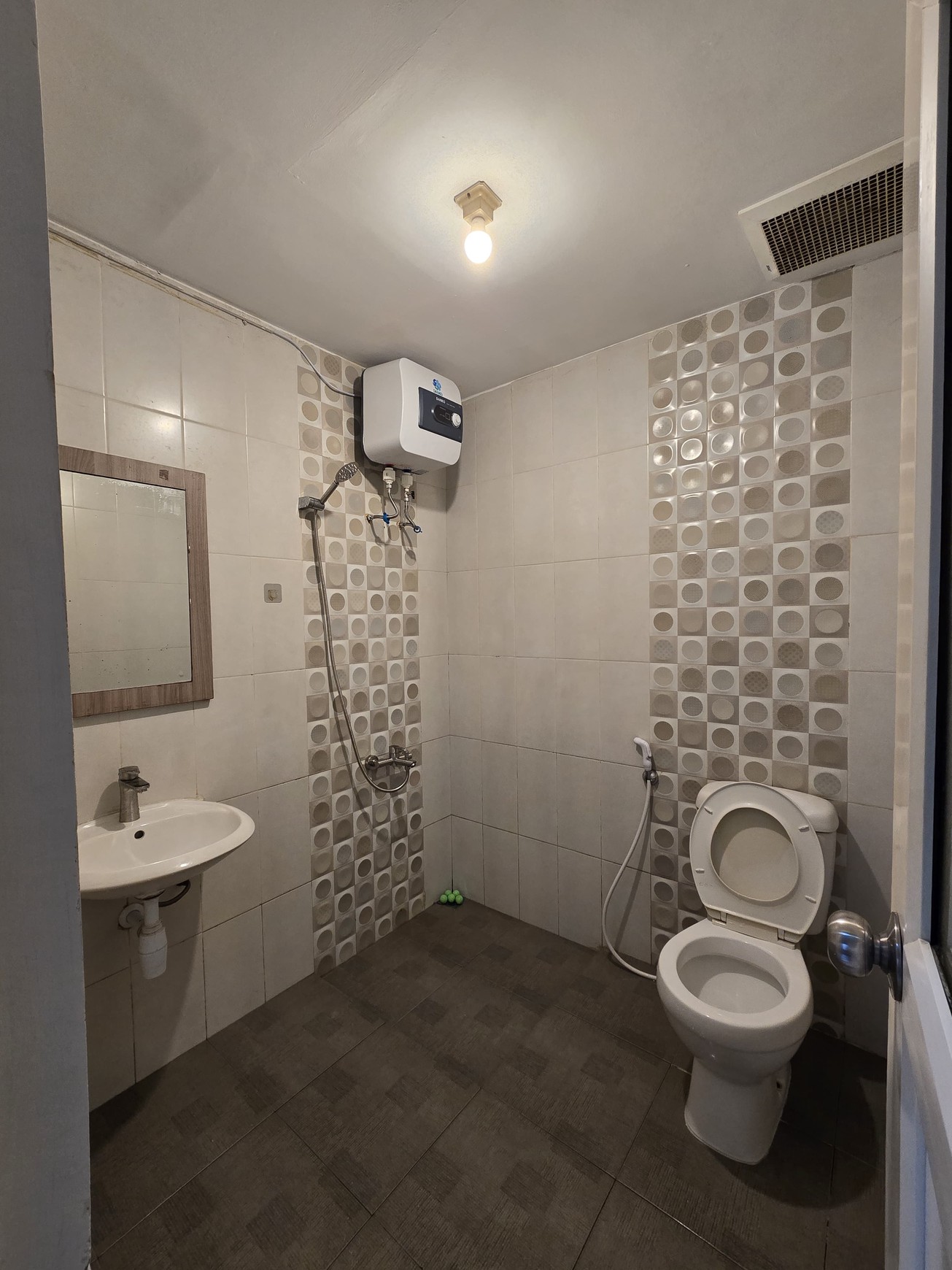 Disewakan Townhouse di Taman ayu - Lippo karawaci Tangerang