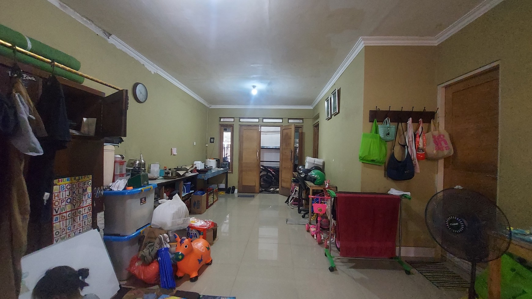 Rumah Hitung Tanah Lokasi Strategis Cocok untuk Lahan Komersial atau Hunian