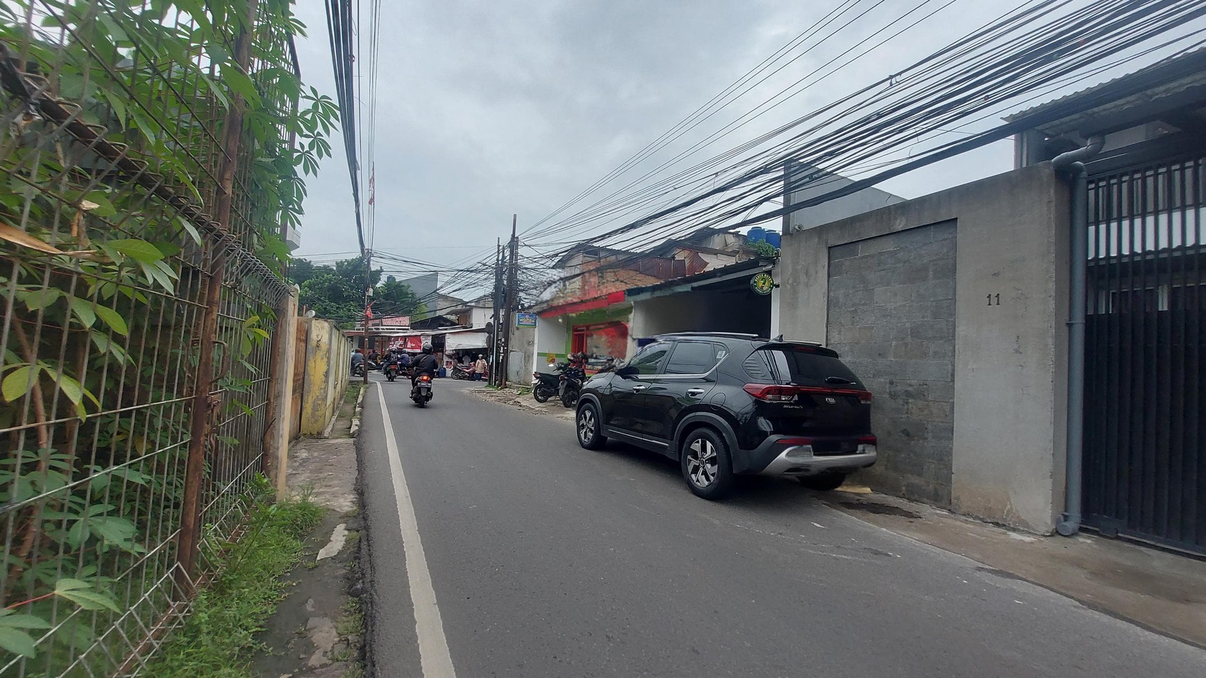Rumah Hitung Tanah Lokasi Strategis Cocok untuk Lahan Komersial atau Hunian