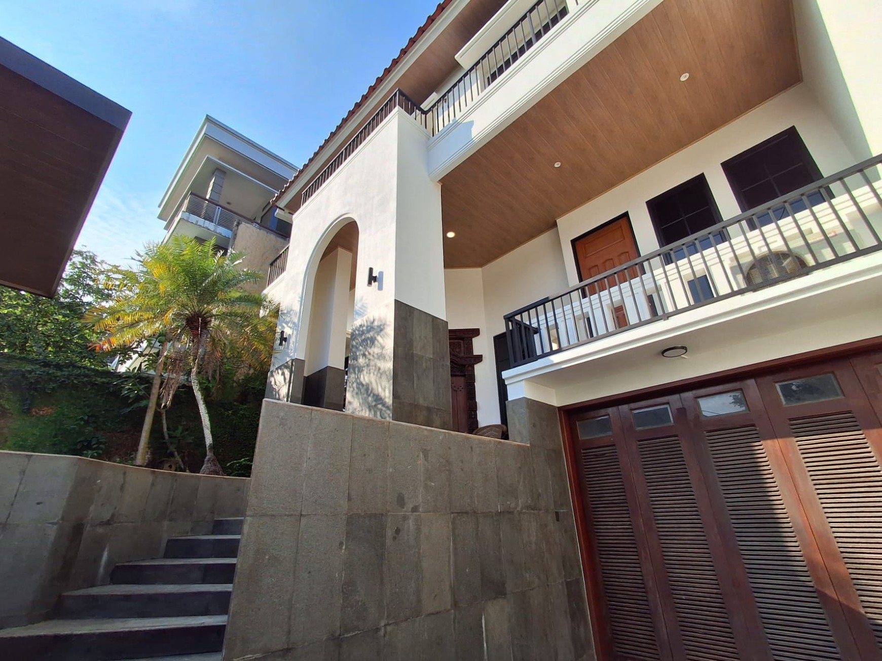 DIJUAL RUMAH Lokasi STRATEGIS 2 LT DI CINERE