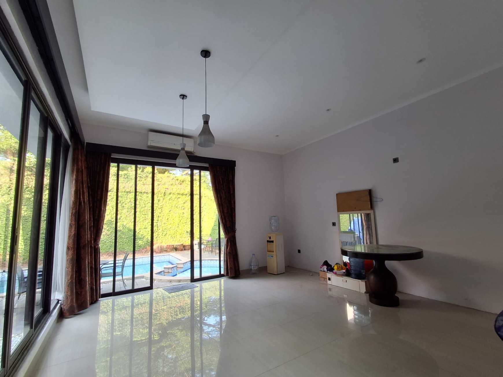 DIJUAL RUMAH Lokasi STRATEGIS 2 LT DI CINERE