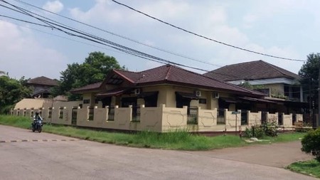 DIJUAL  RUMAH HOEK Lokasi STRATEGIS 1 LT   DI CINERE