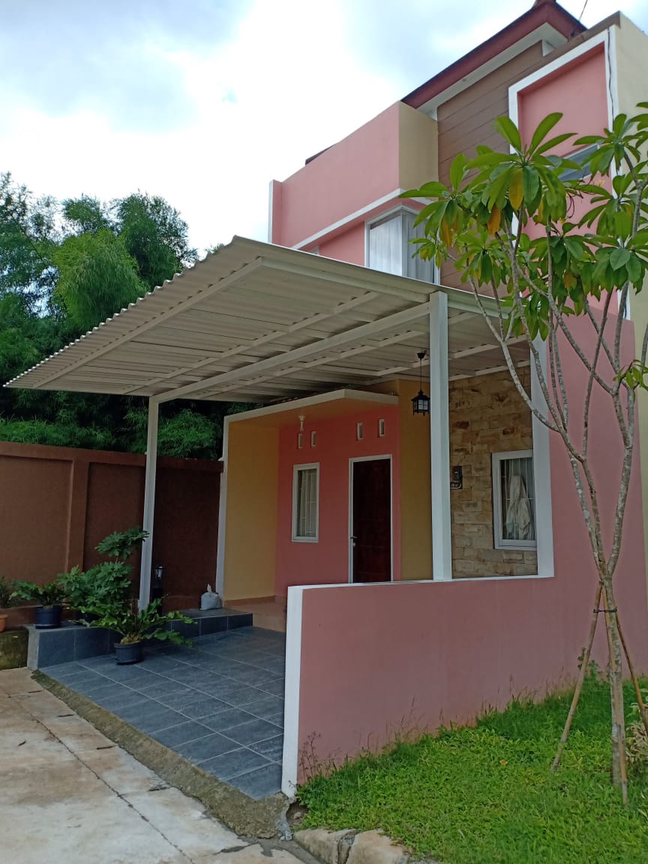 Rumah 2 Lantai Siap Huni di Champaca Residence, Rengas, Ciputat Timur, Tangerang Selatan