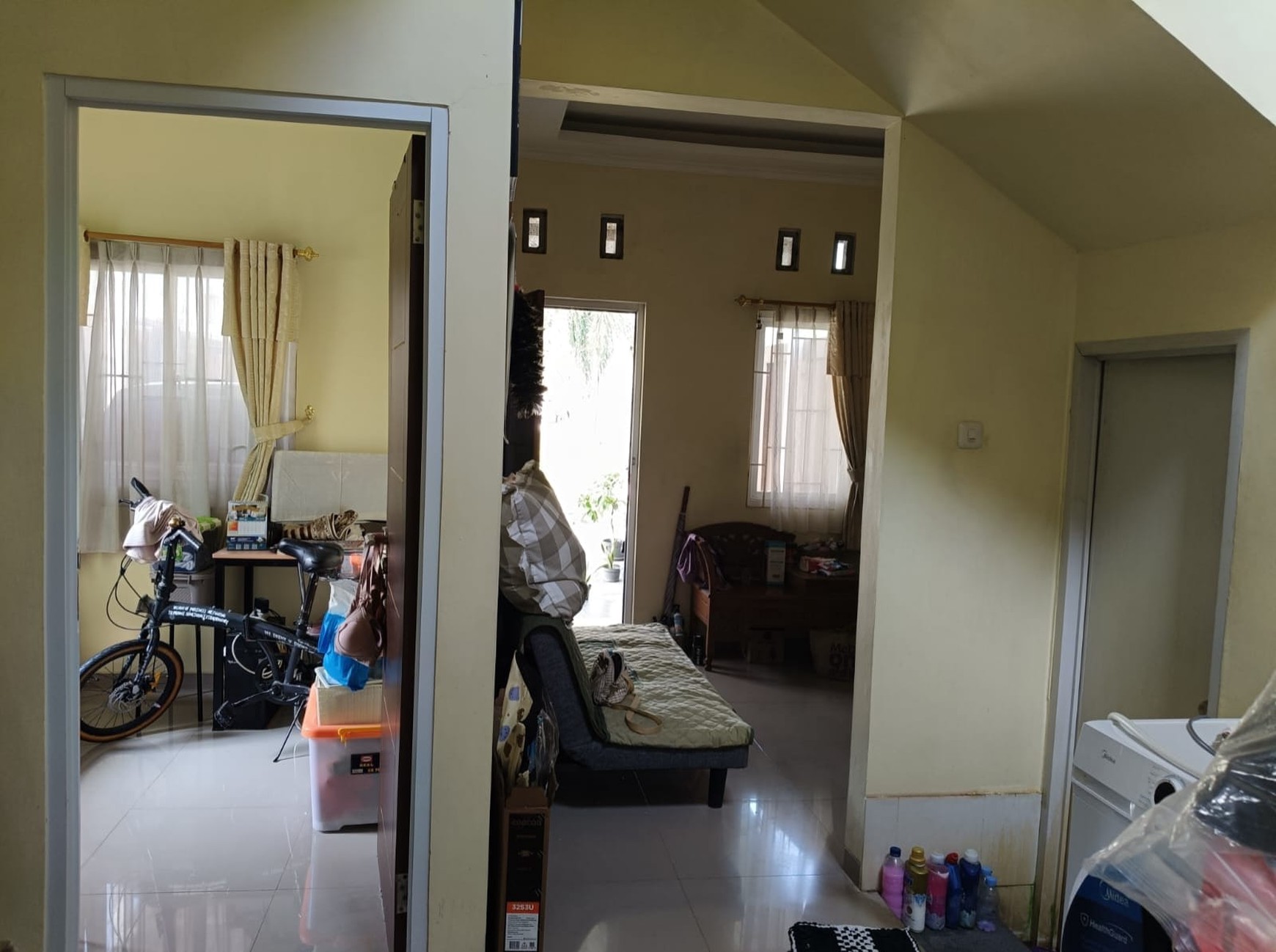 Rumah 2 Lantai Siap Huni di Champaca Residence, Rengas, Ciputat Timur, Tangerang Selatan