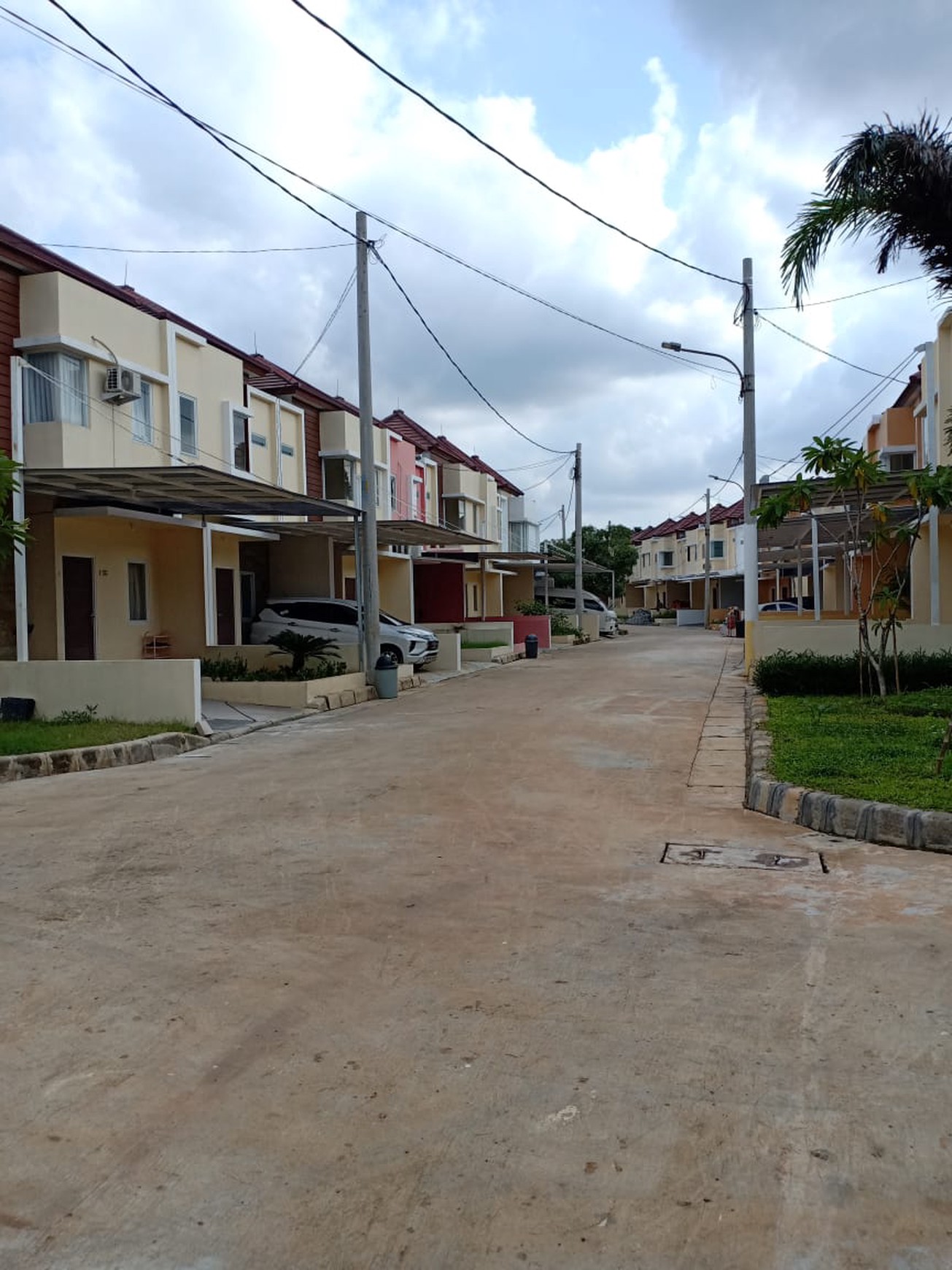 Rumah 2 Lantai Siap Huni di Champaca Residence, Rengas, Ciputat Timur, Tangerang Selatan