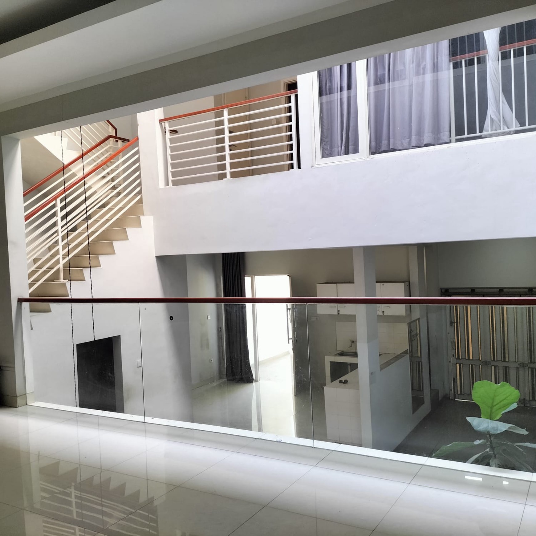 Disewakan Rumah 2½ Lantai Siap Huni dan Lokasi Strategis @Bintaro -Sektor 7