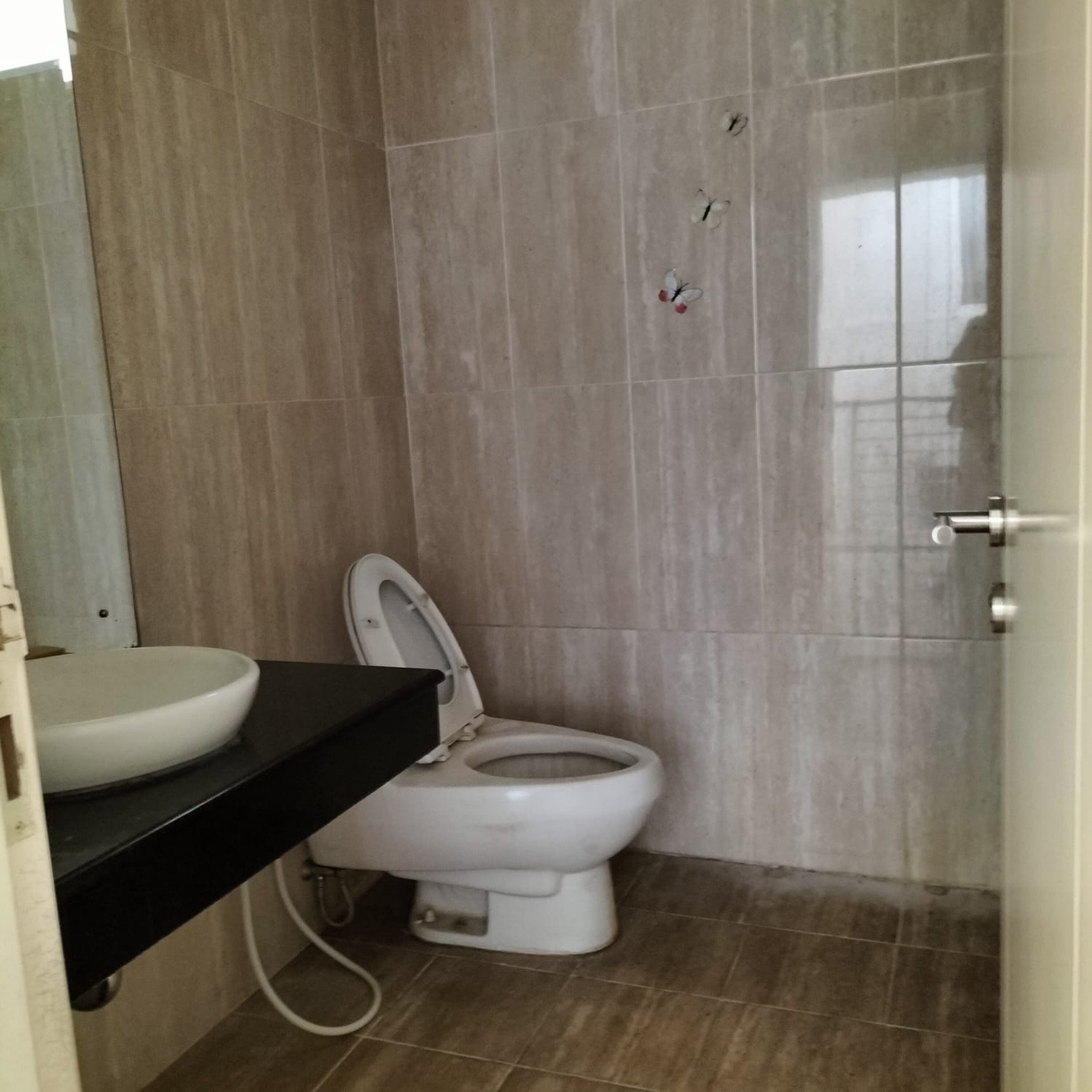 Disewakan Rumah 2½ Lantai Siap Huni dan Lokasi Strategis @Bintaro -Sektor 7