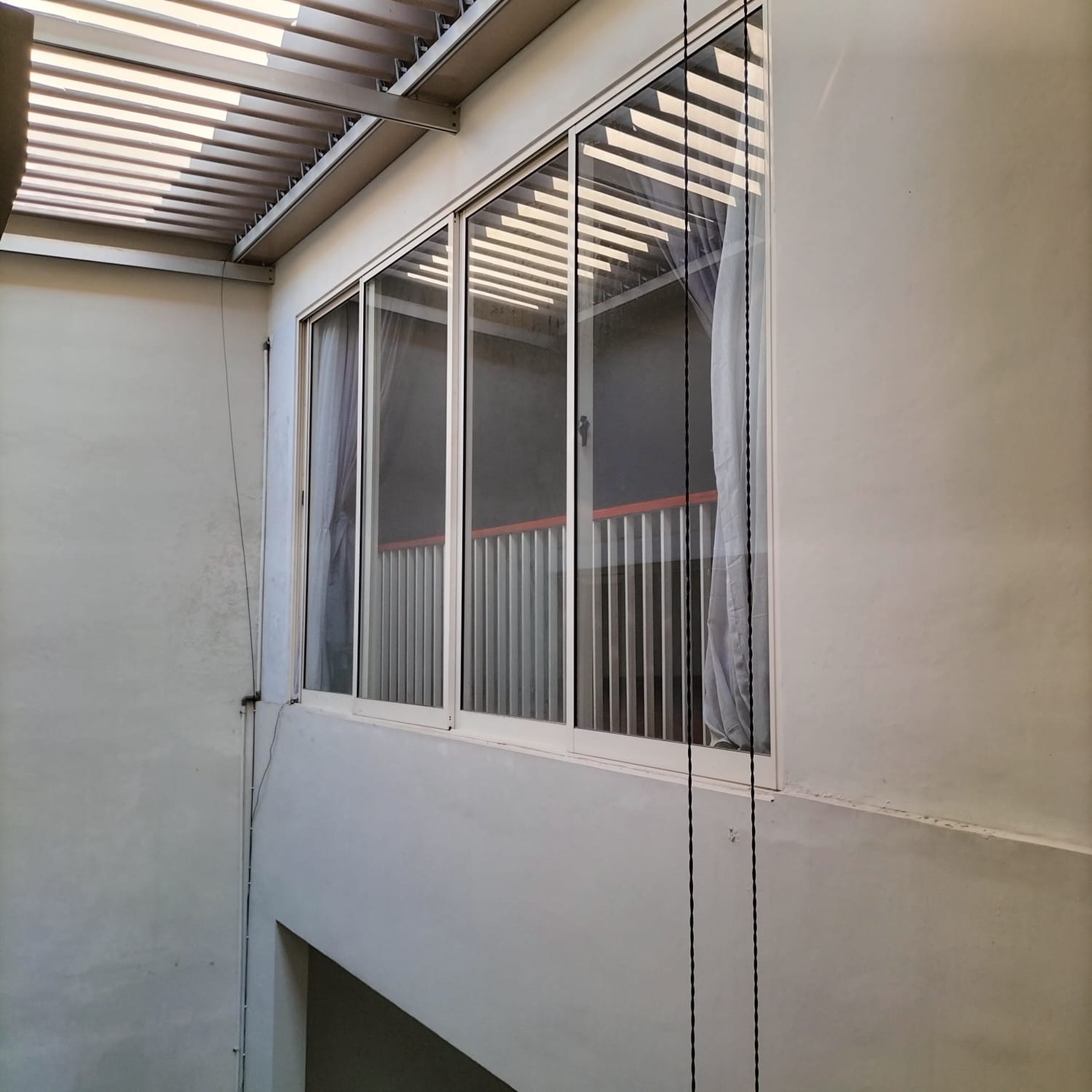 Disewakan Rumah 2½ Lantai Siap Huni dan Lokasi Strategis @Bintaro -Sektor 7