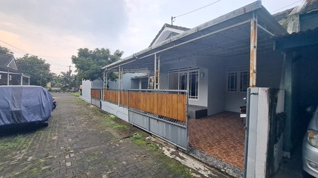 Rumah Dalam Perum Griya Intan Permai Karangwaru Tegalrejo Yogyakarta