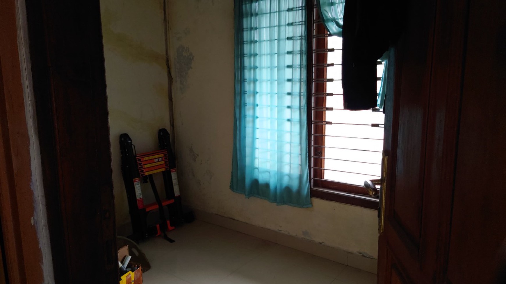 Turun Harga. Hitung Tanah Saja. Dijual Rumah di Swadaya Parigi Pondok Aren Tangerang Selatan.