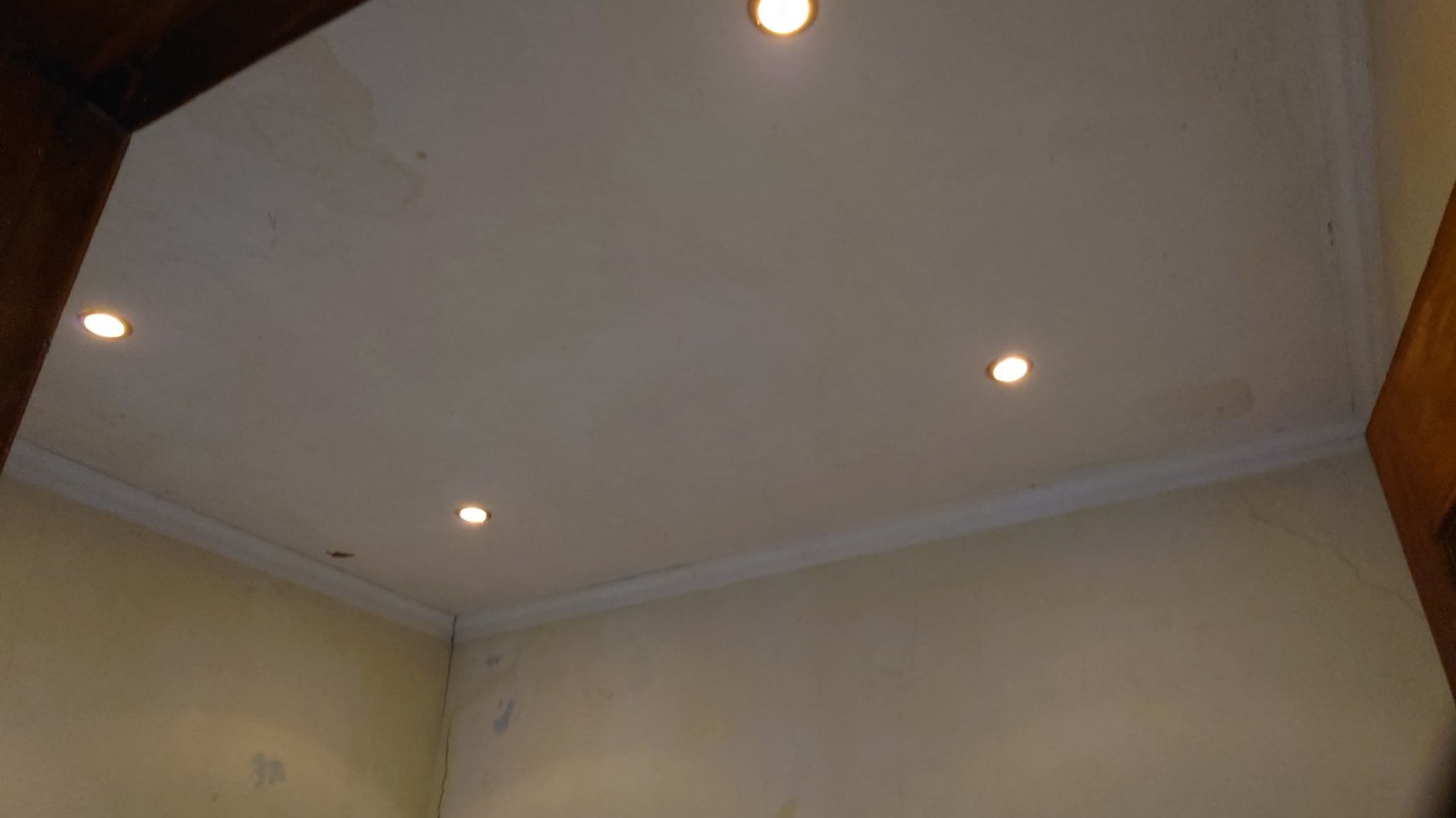 Turun Harga. Hitung Tanah Saja. Dijual Rumah di Swadaya Parigi Pondok Aren Tangerang Selatan.