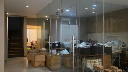 Dijual Rumah Layout Office di Puri, Jakarta Barat