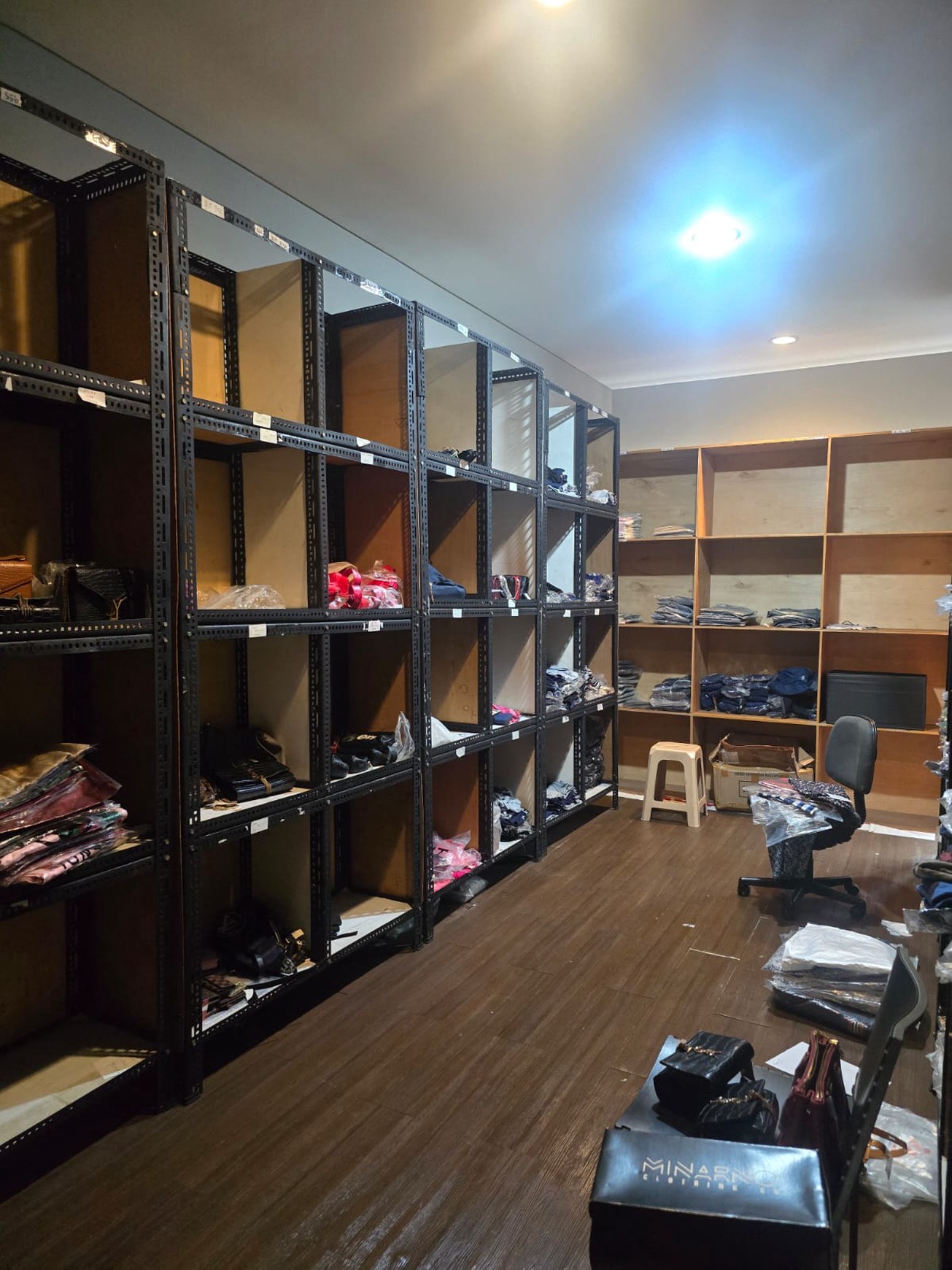 Dijual Rumah Layout Office di Puri, Jakarta Barat